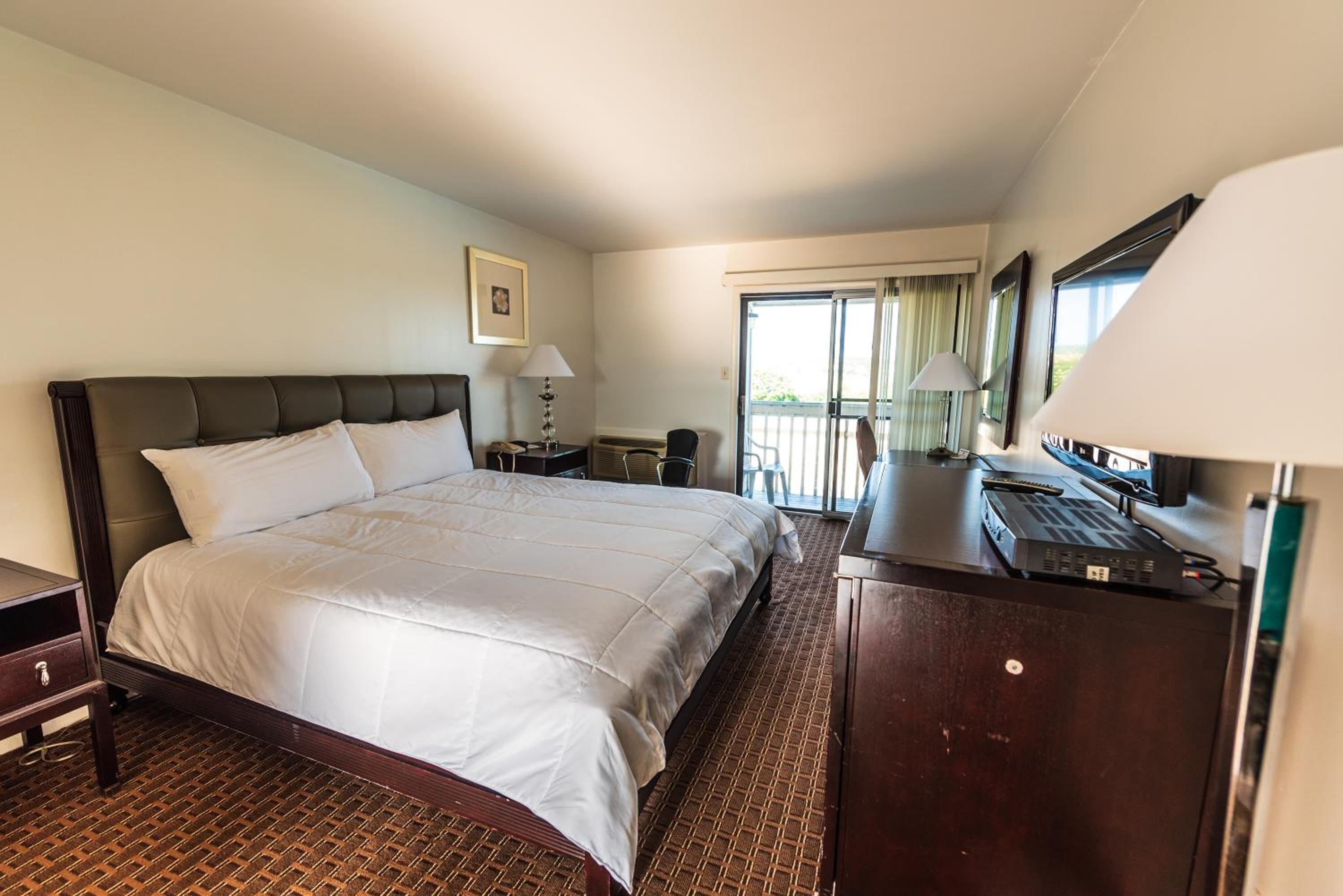 Standard King Room - Non Smoking - Photo 8
