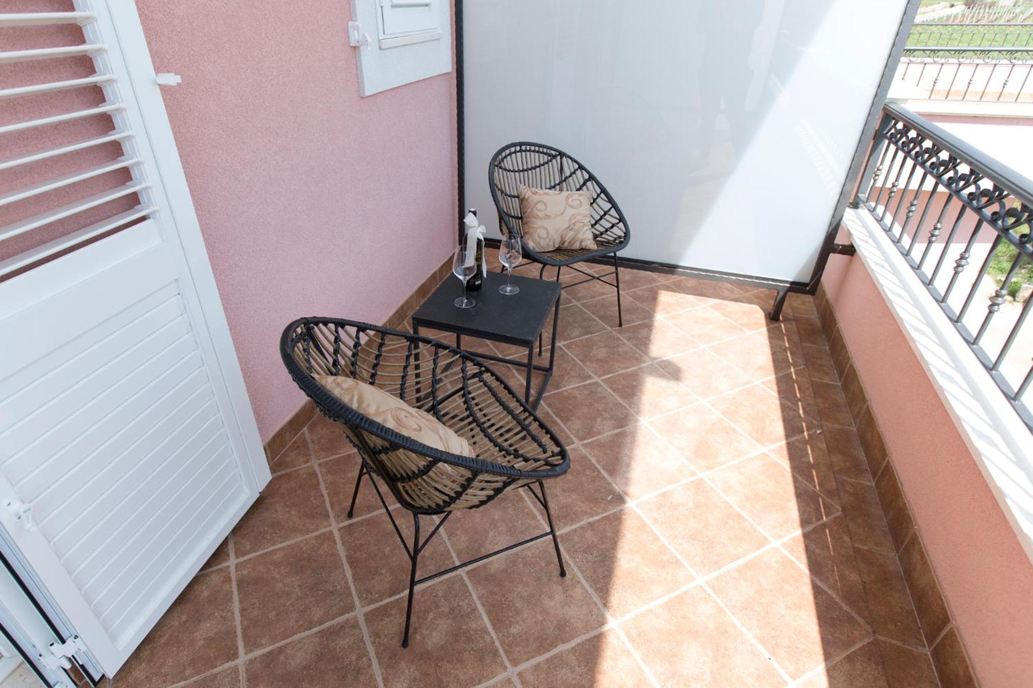 Deluxe Double Room with Balcony photo 2