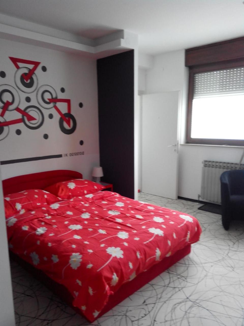 Double Room with Private Bathroom - Photo 19