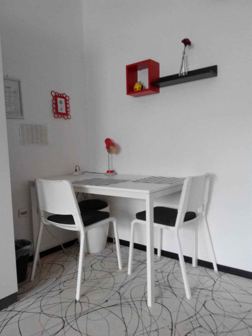 Double Room with Private Bathroom - Photo 17