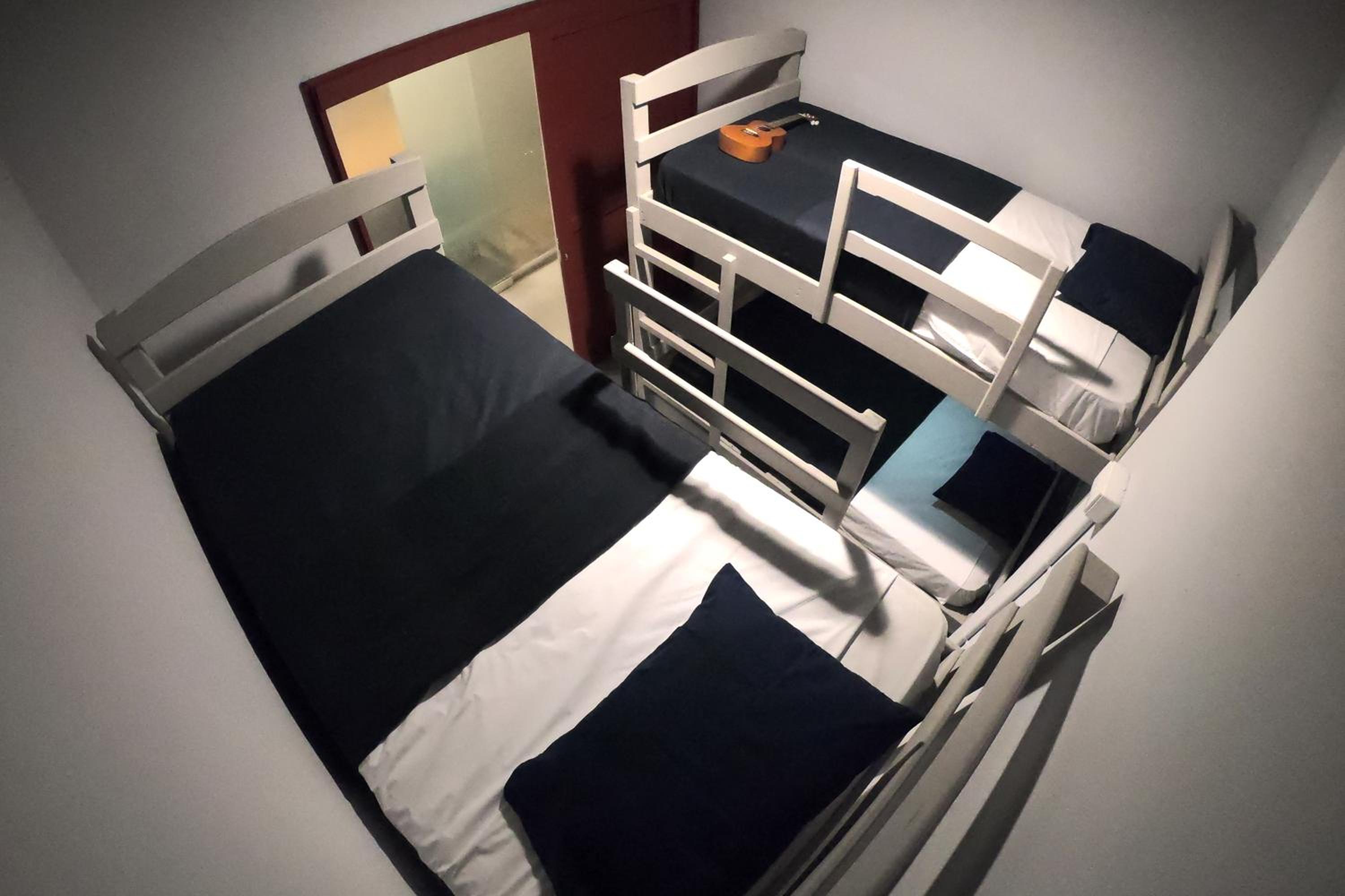 Bed in 4-Bed Mixed Dormitory Room photo 2