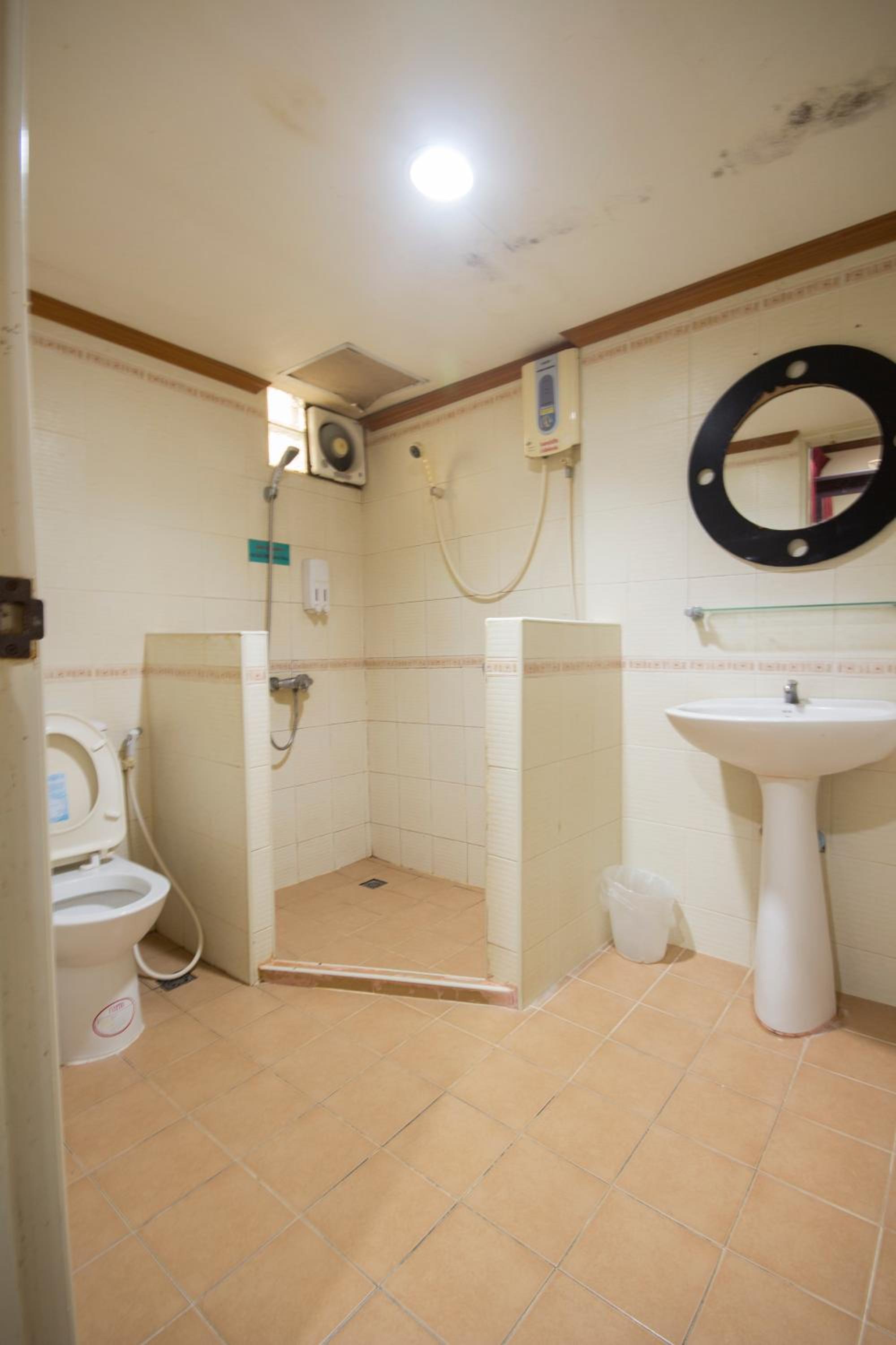 Double Room - Photo 7