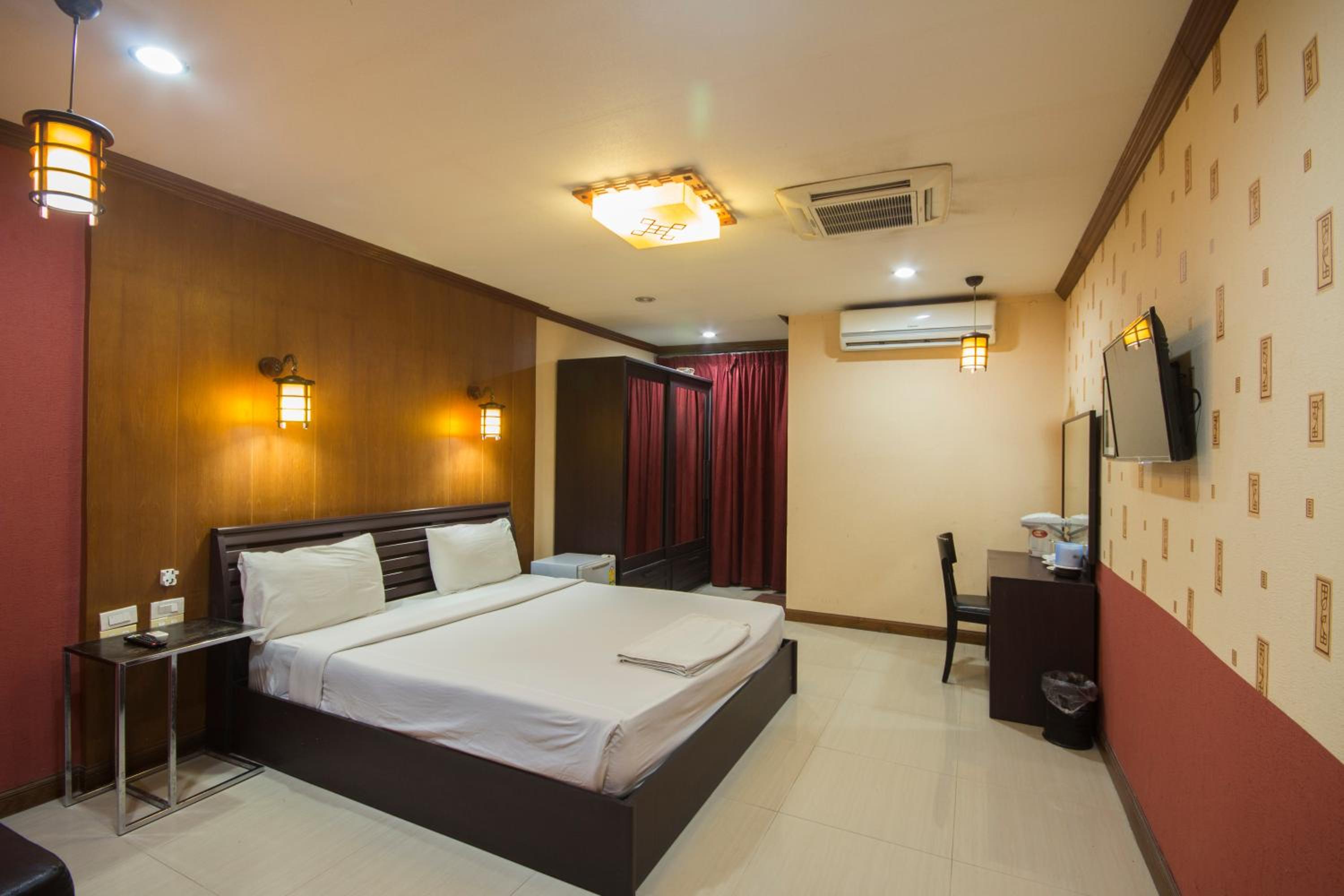 Double Room - Photo 5