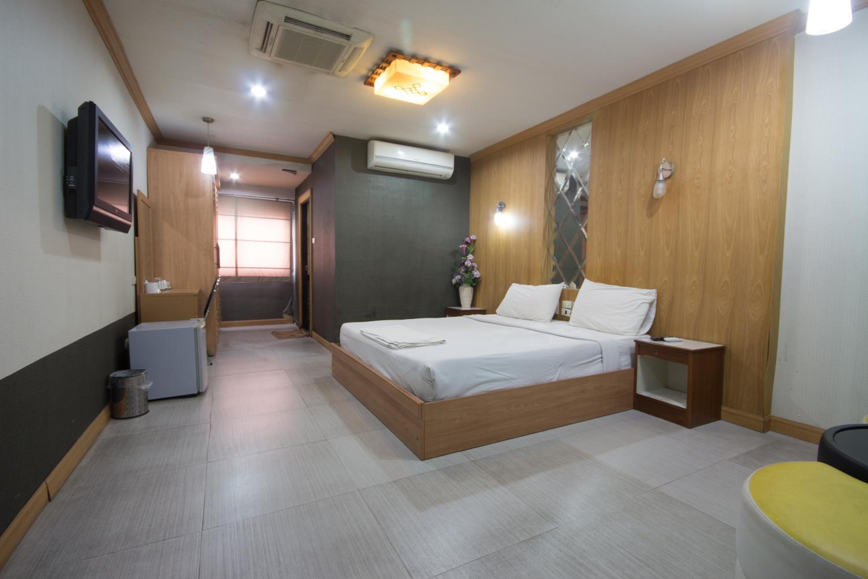 Double Room - Photo 1