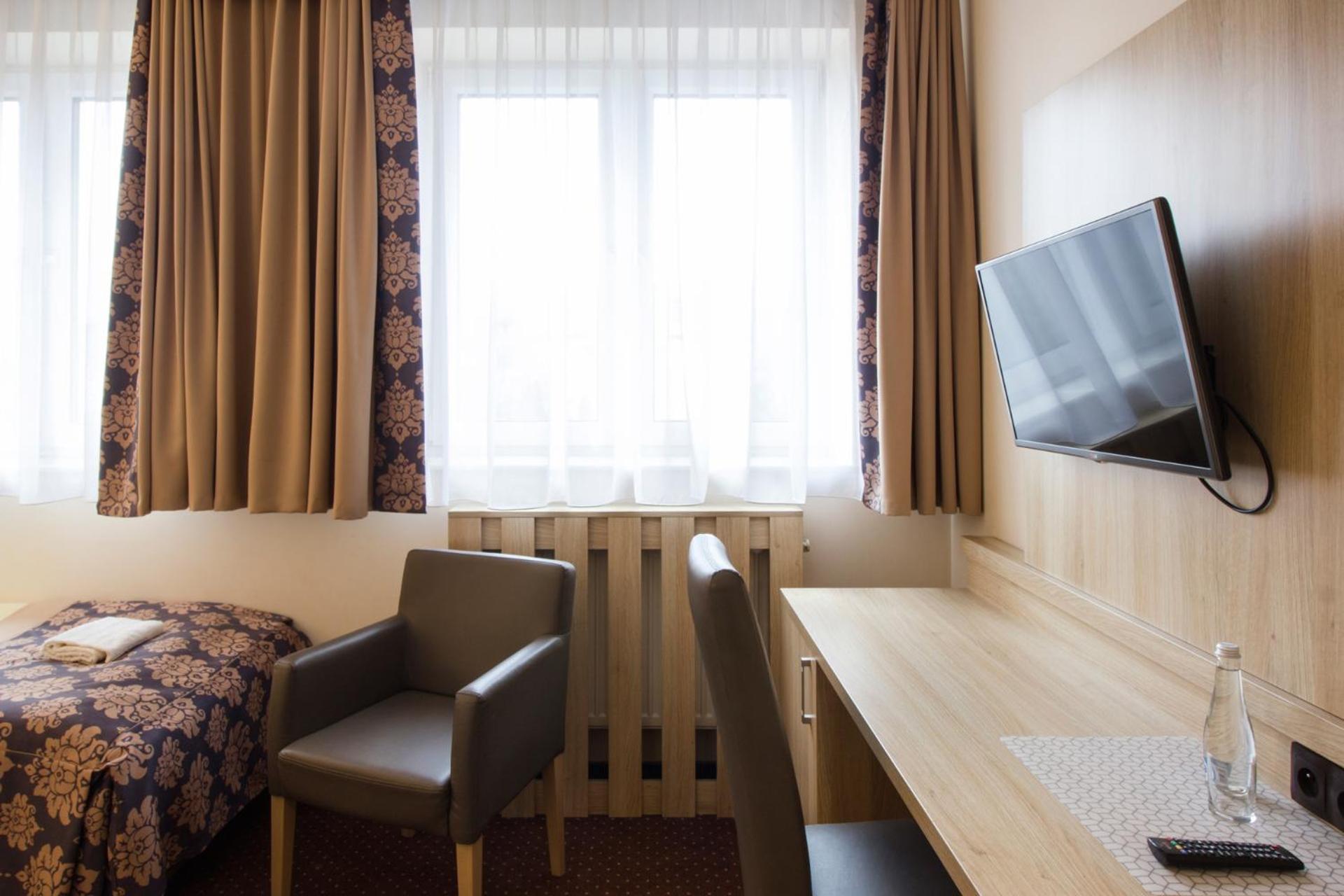 Twin Room - Photo 1