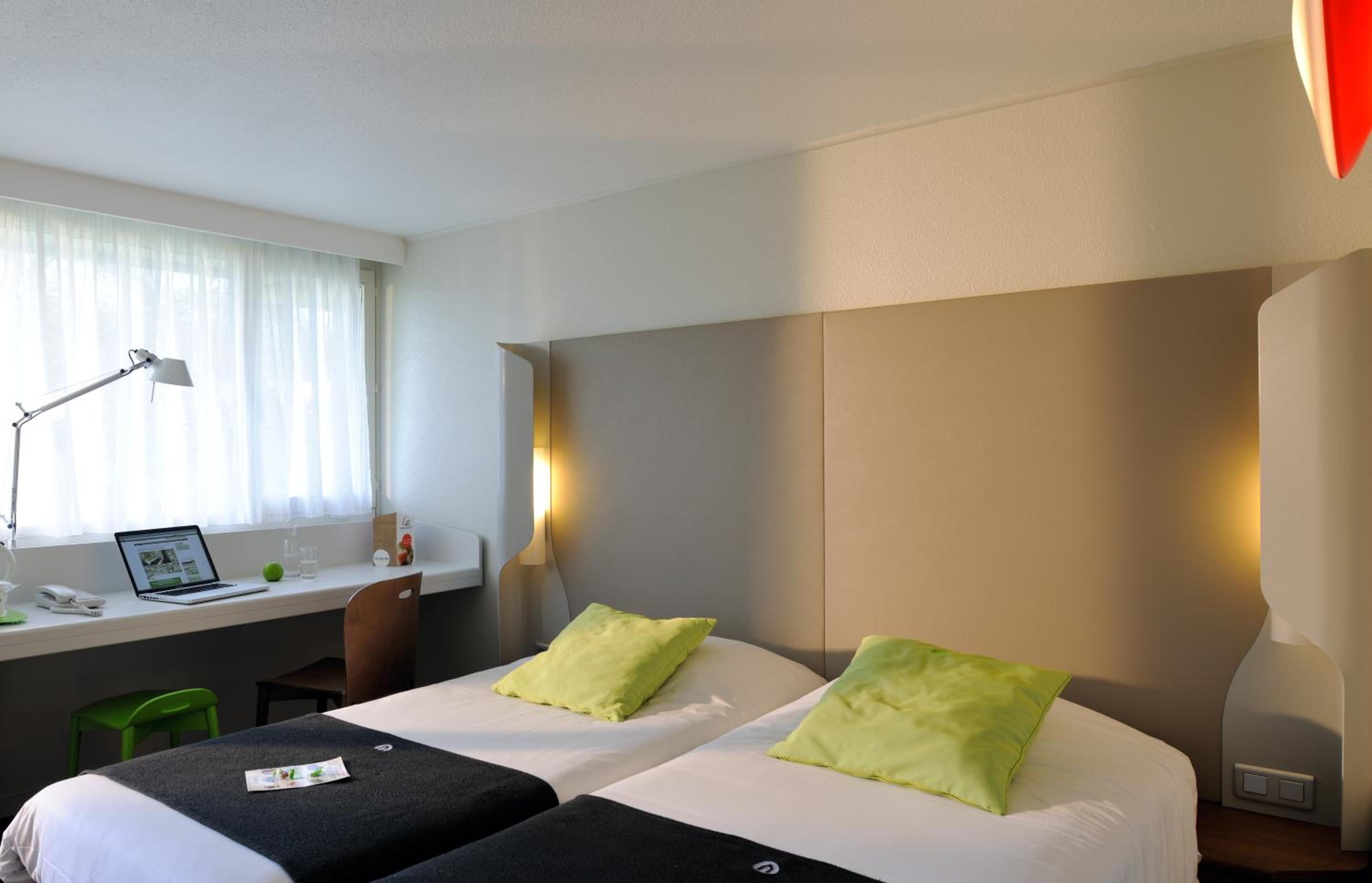 Standard Twin Room - Photo 6