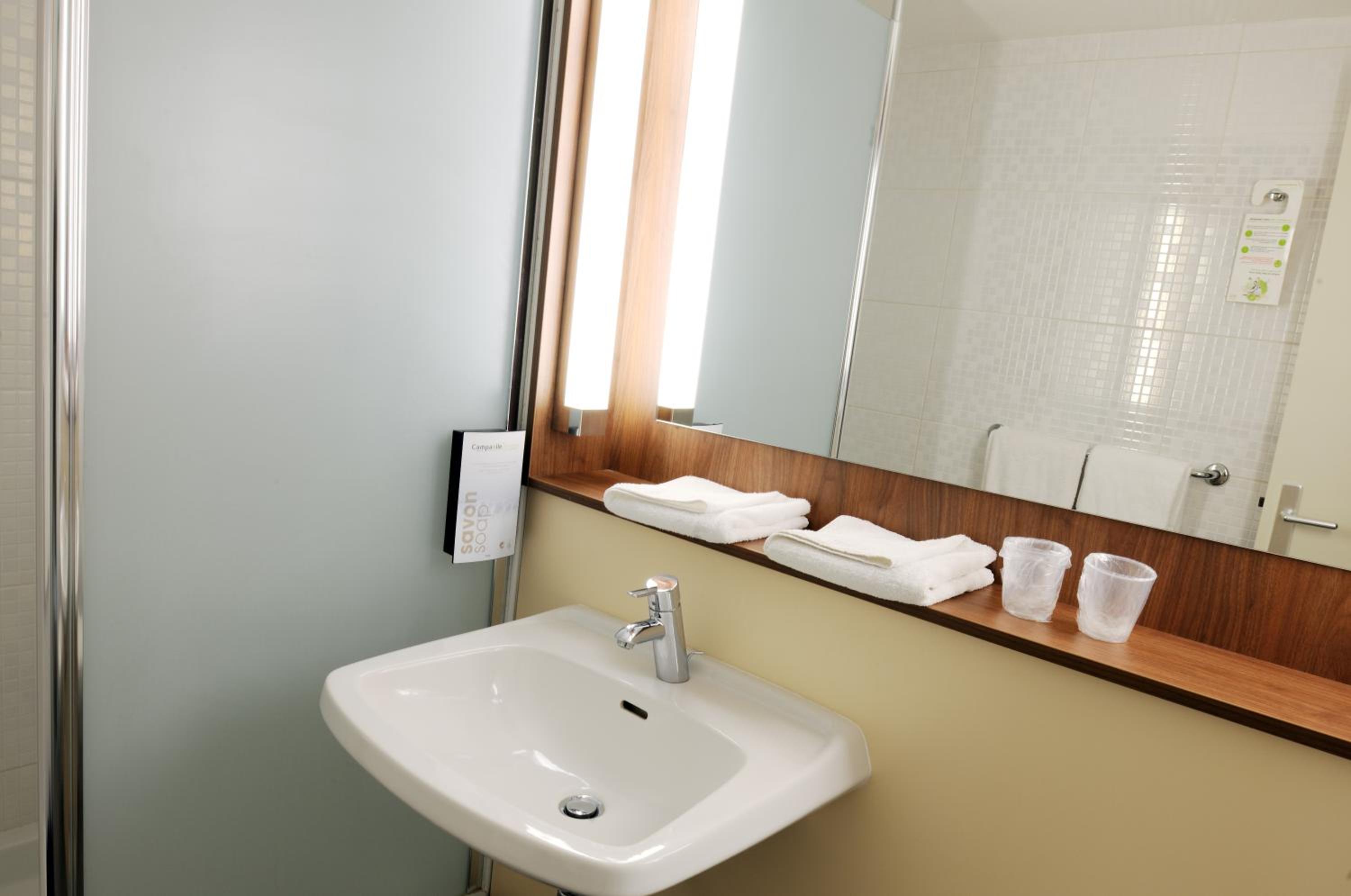 Standard Twin Room - Photo 5