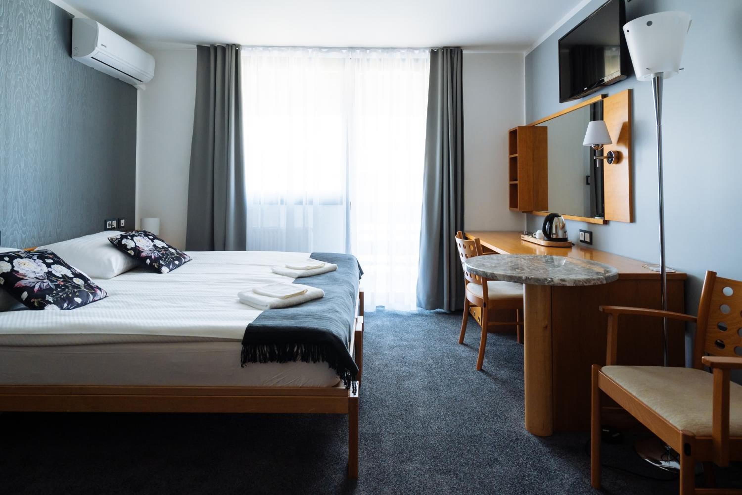 Double or Twin Room photo 2