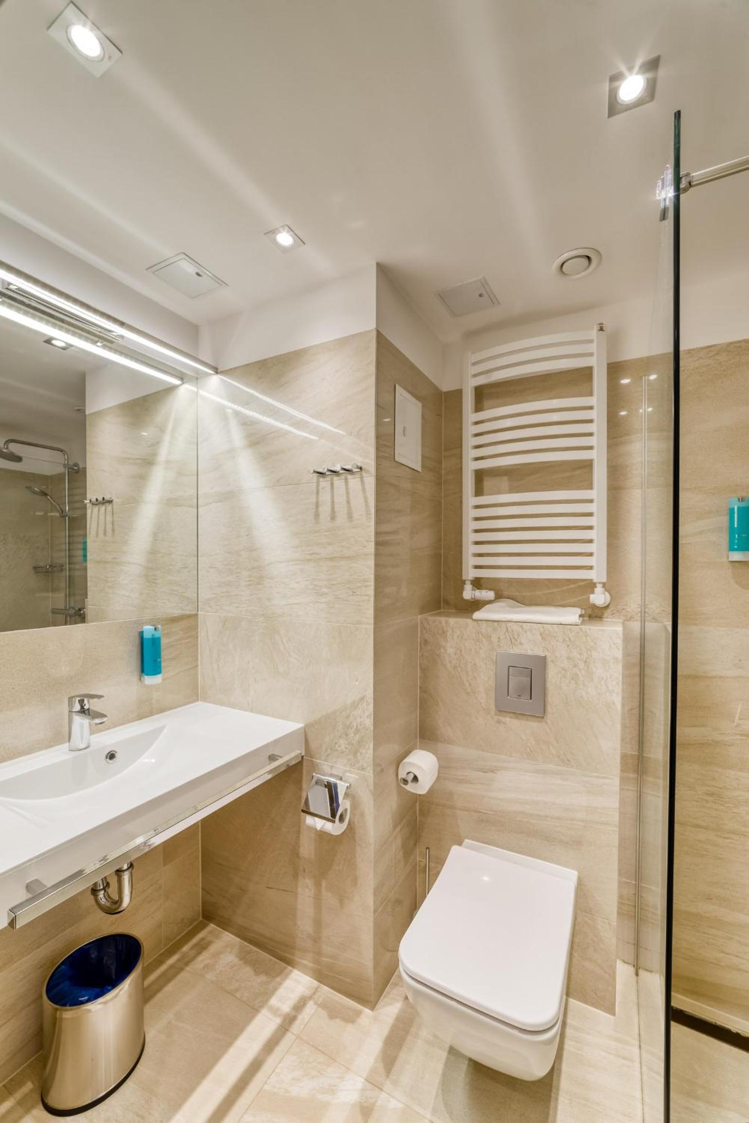 Deluxe Twin or Double Room with Balcony and Forest View - Photo 35