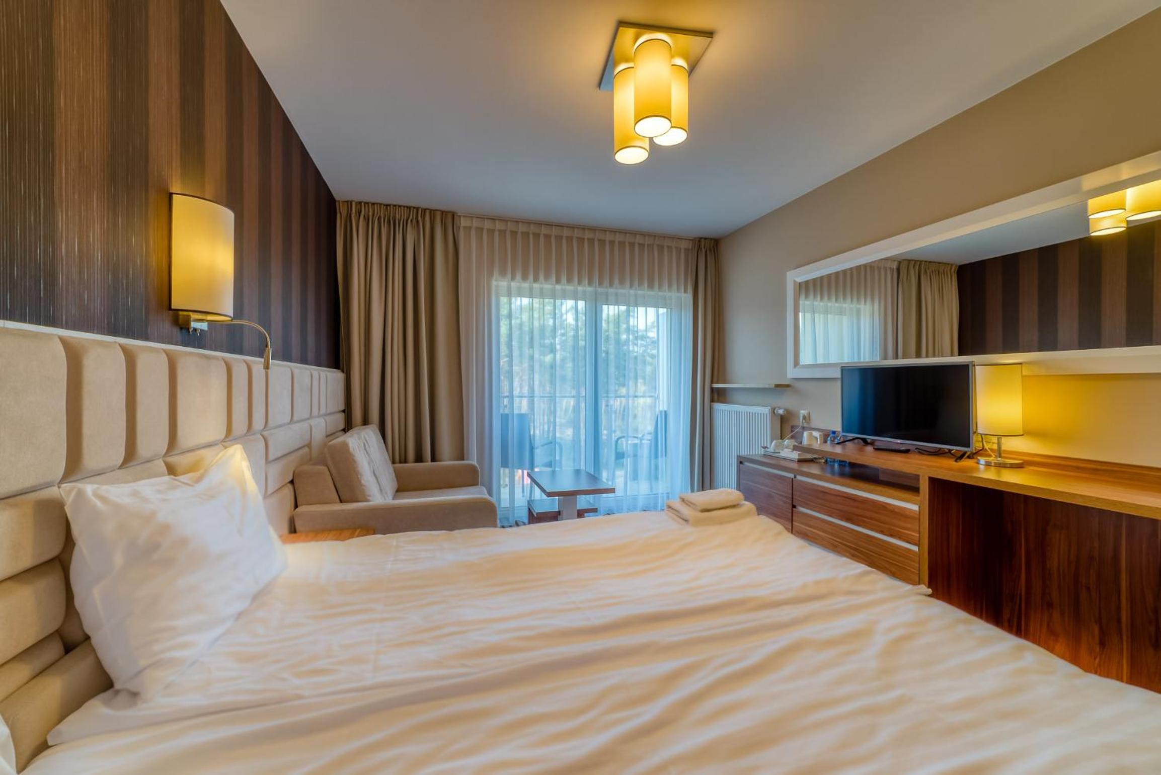 Deluxe Double Room with Extra Bed, Balcony and Forest View - Photo 58