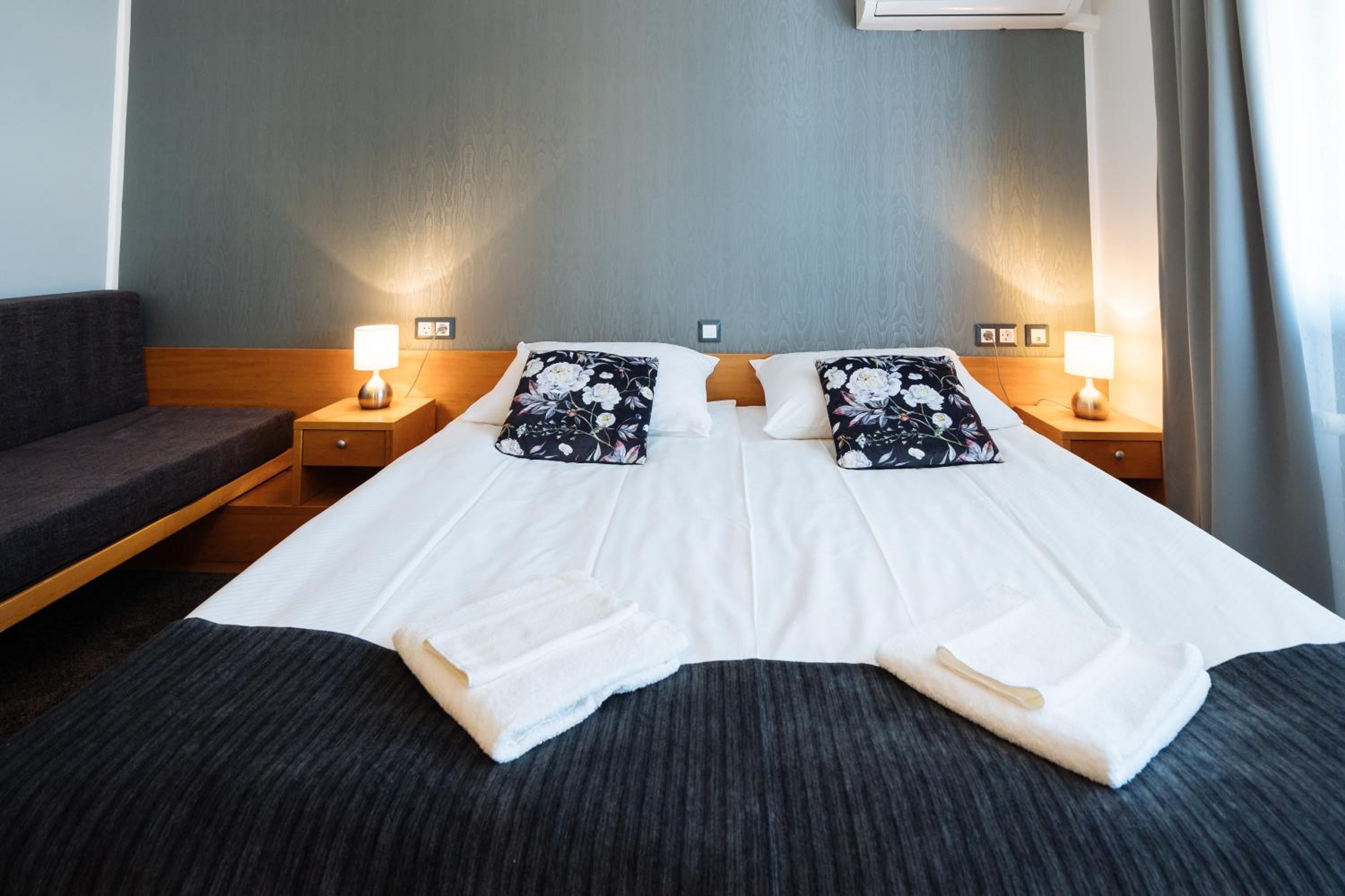 Deluxe Double or Twin Room with Balcony photo 2