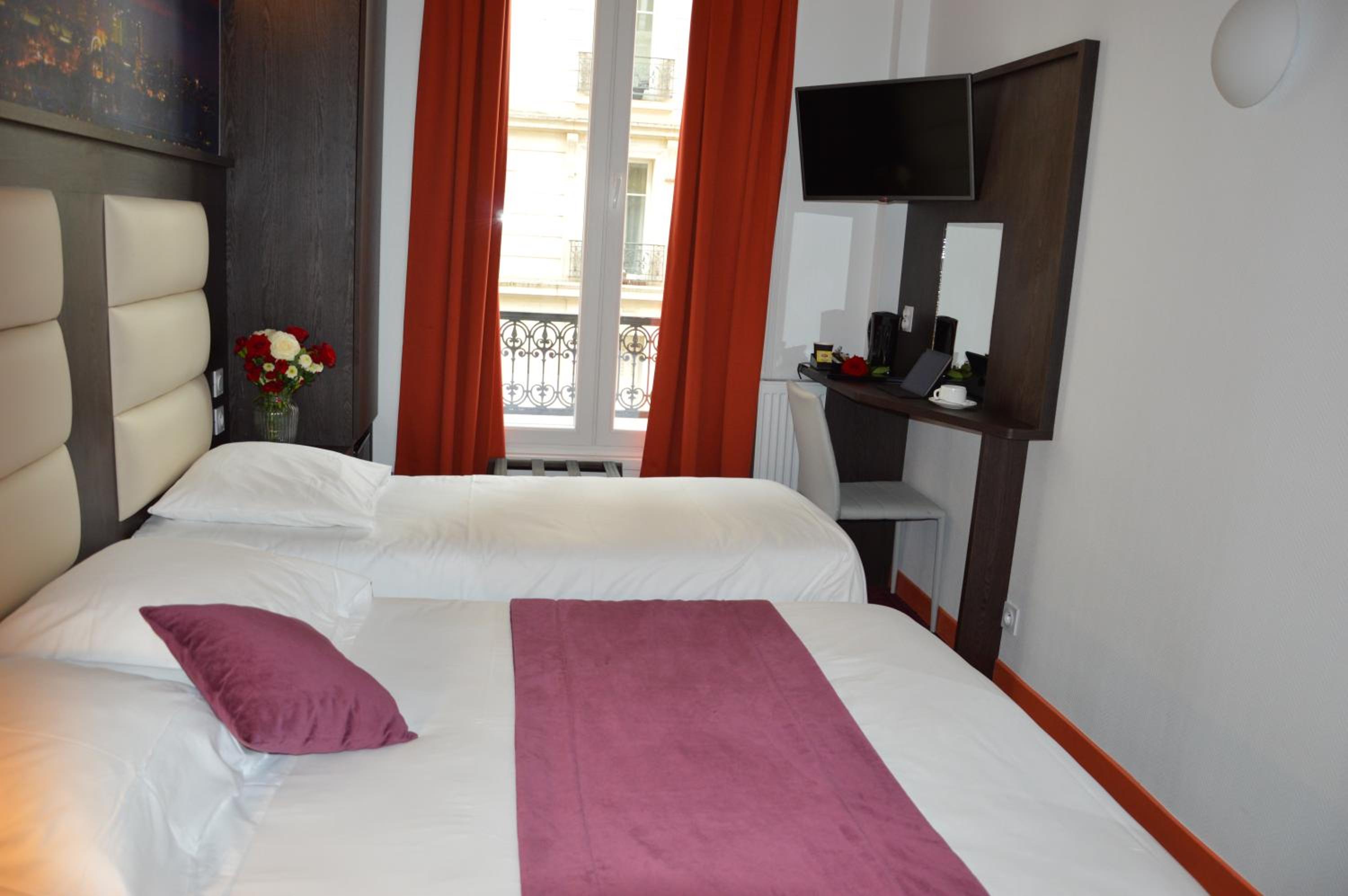 Triple Room with Shower photo 3