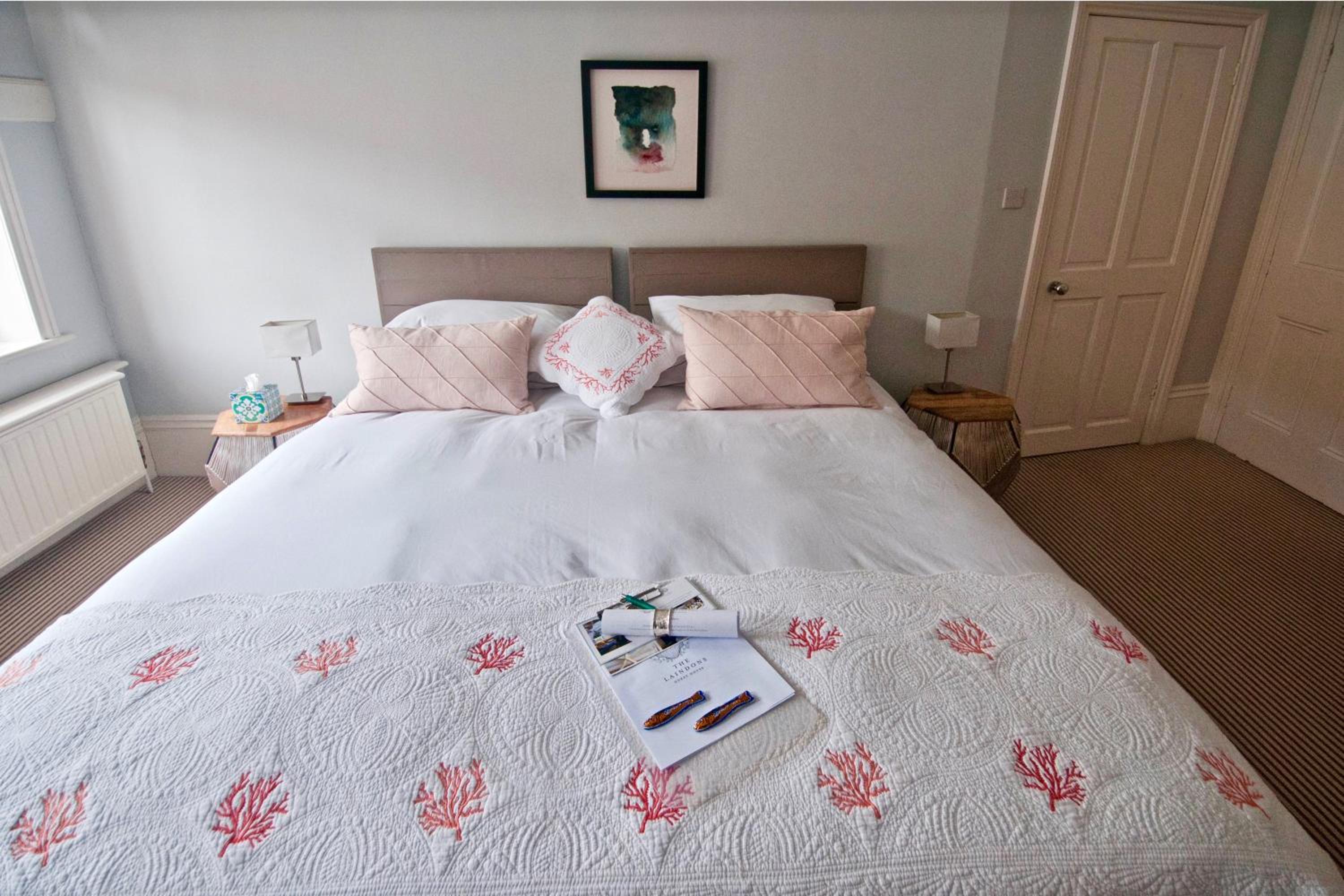 Deluxe King or Twin Room - Photo 8