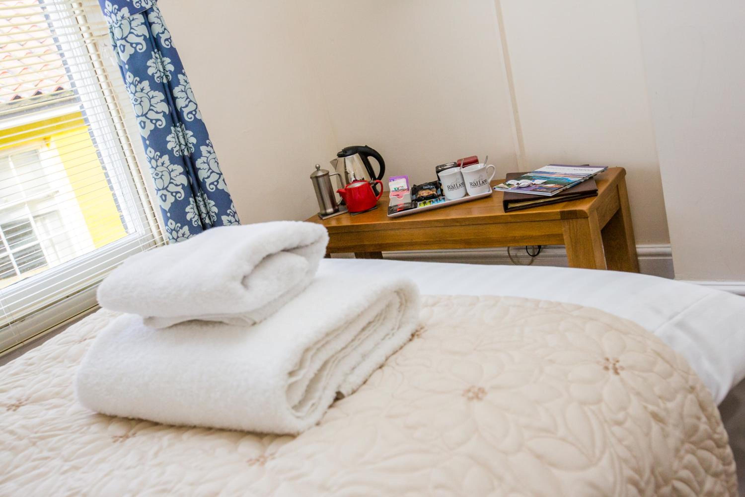 Standard Twin Room photo 2