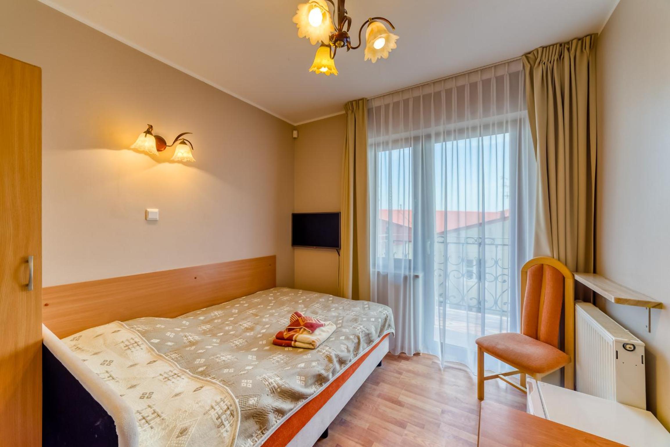Small Double Room - Photo 1