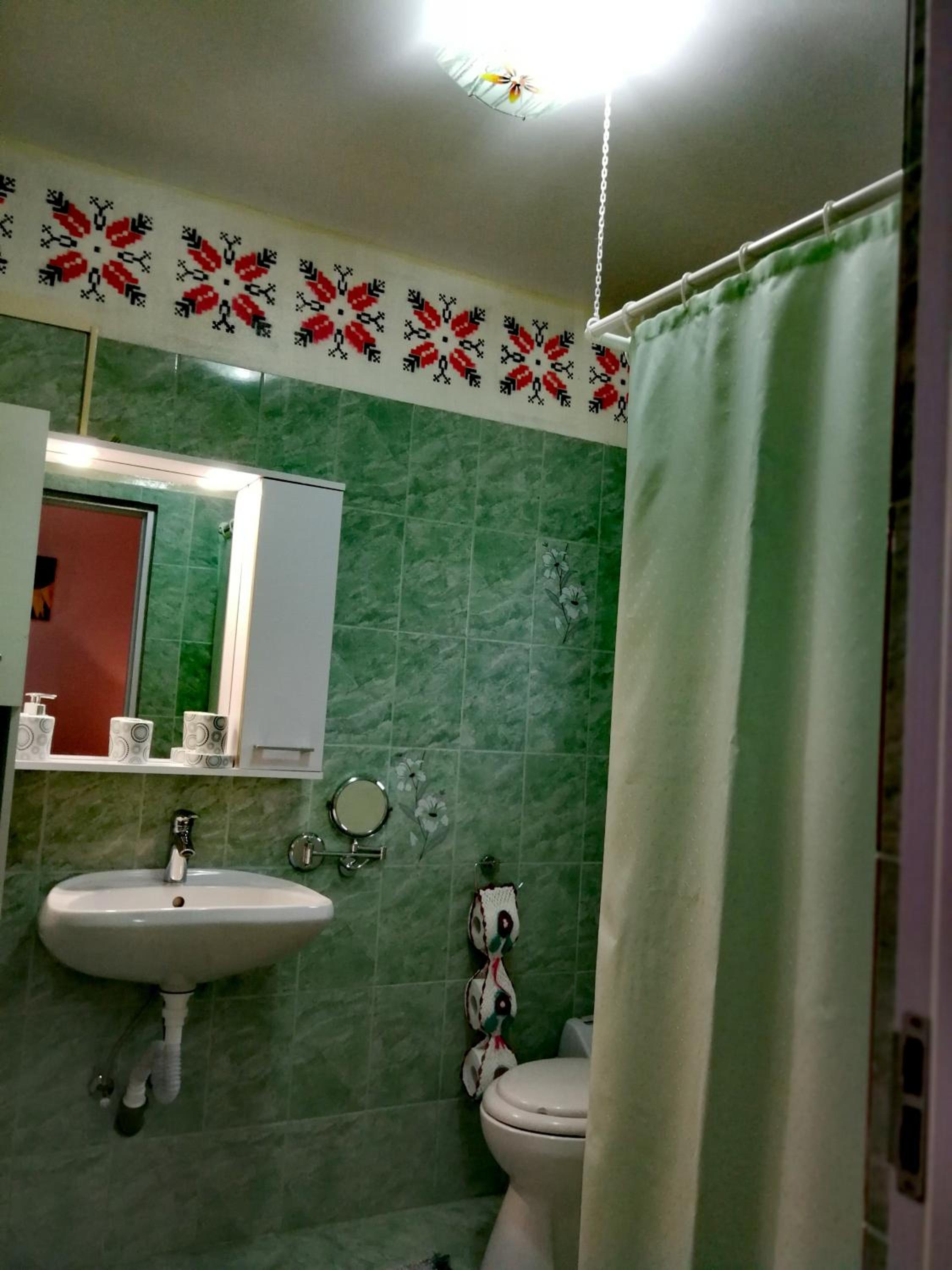 Double Room with Private Bathroom - Photo 55