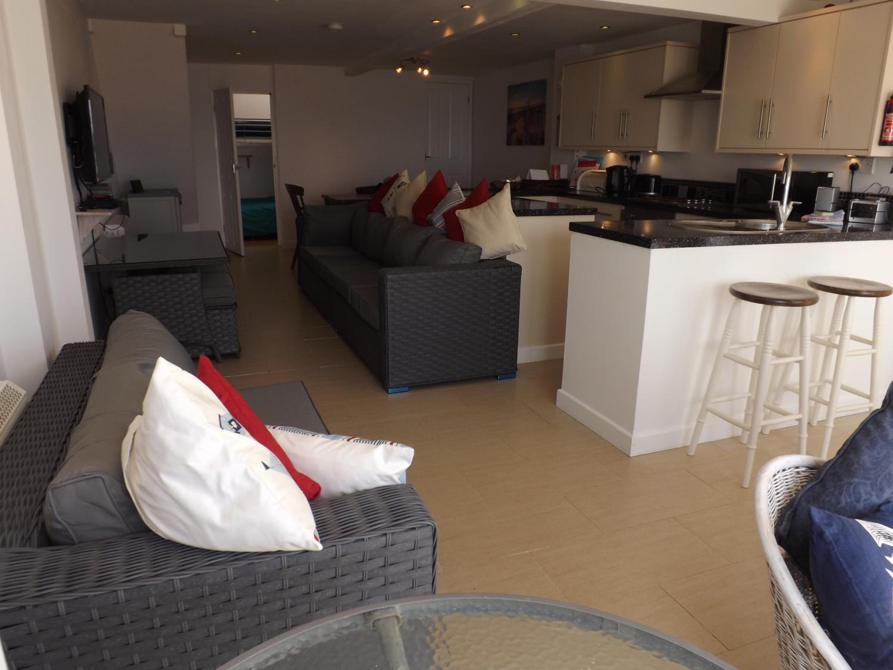 Three-Bedroom House photo 3