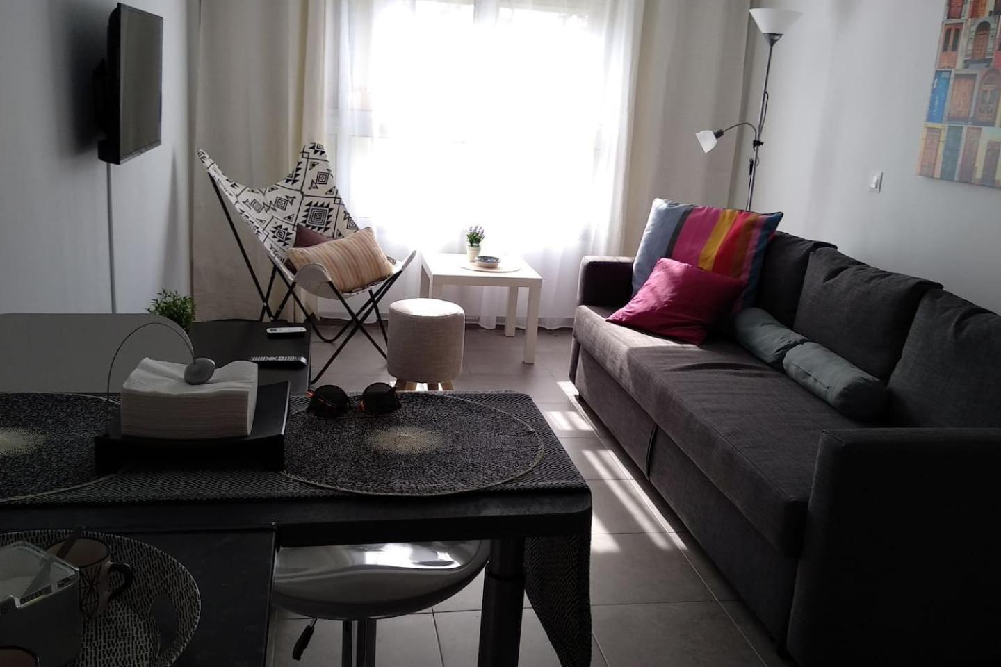 Estudio con vista al mar