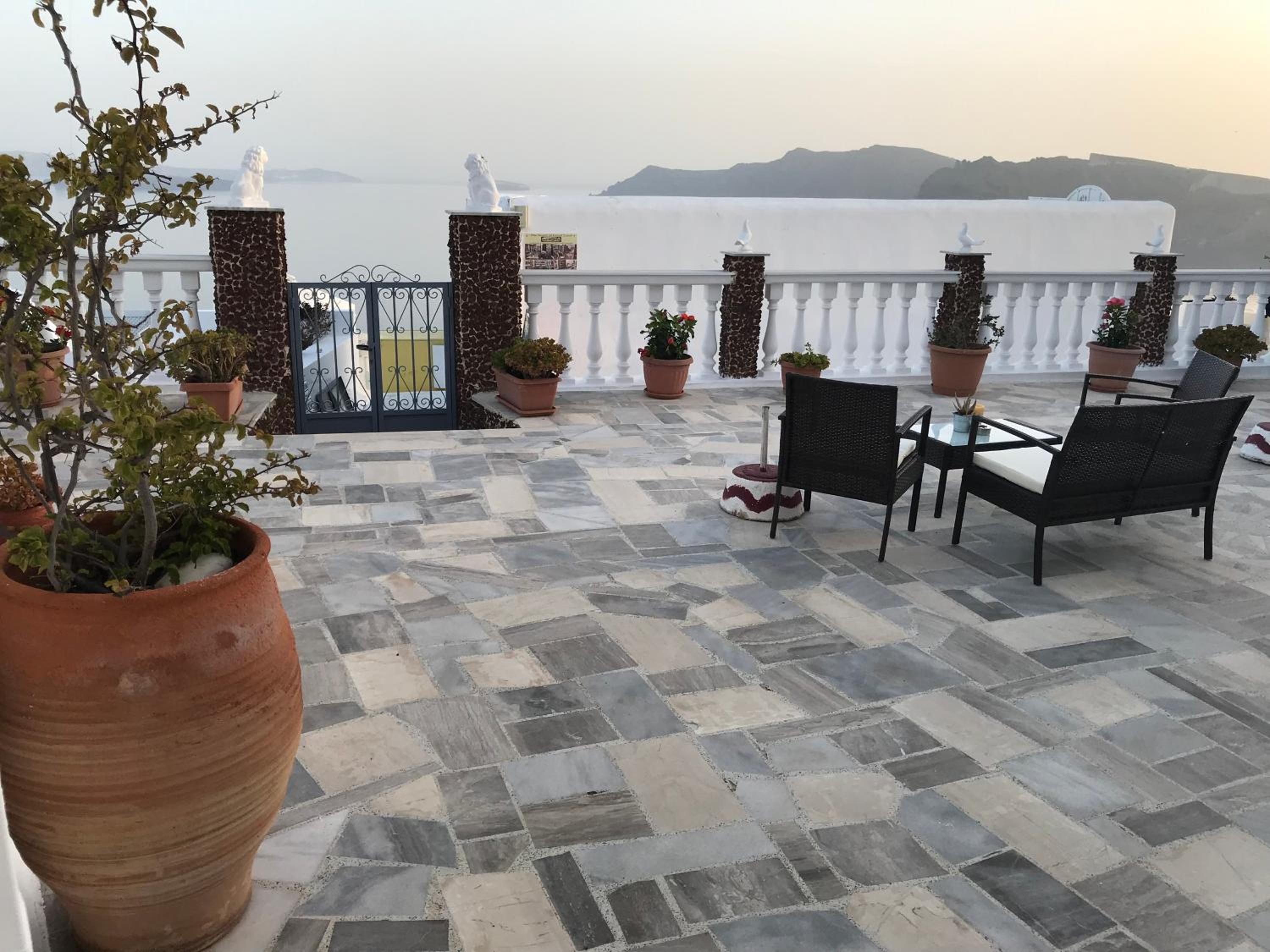 Triple Studio with Caldera View - Photo 20