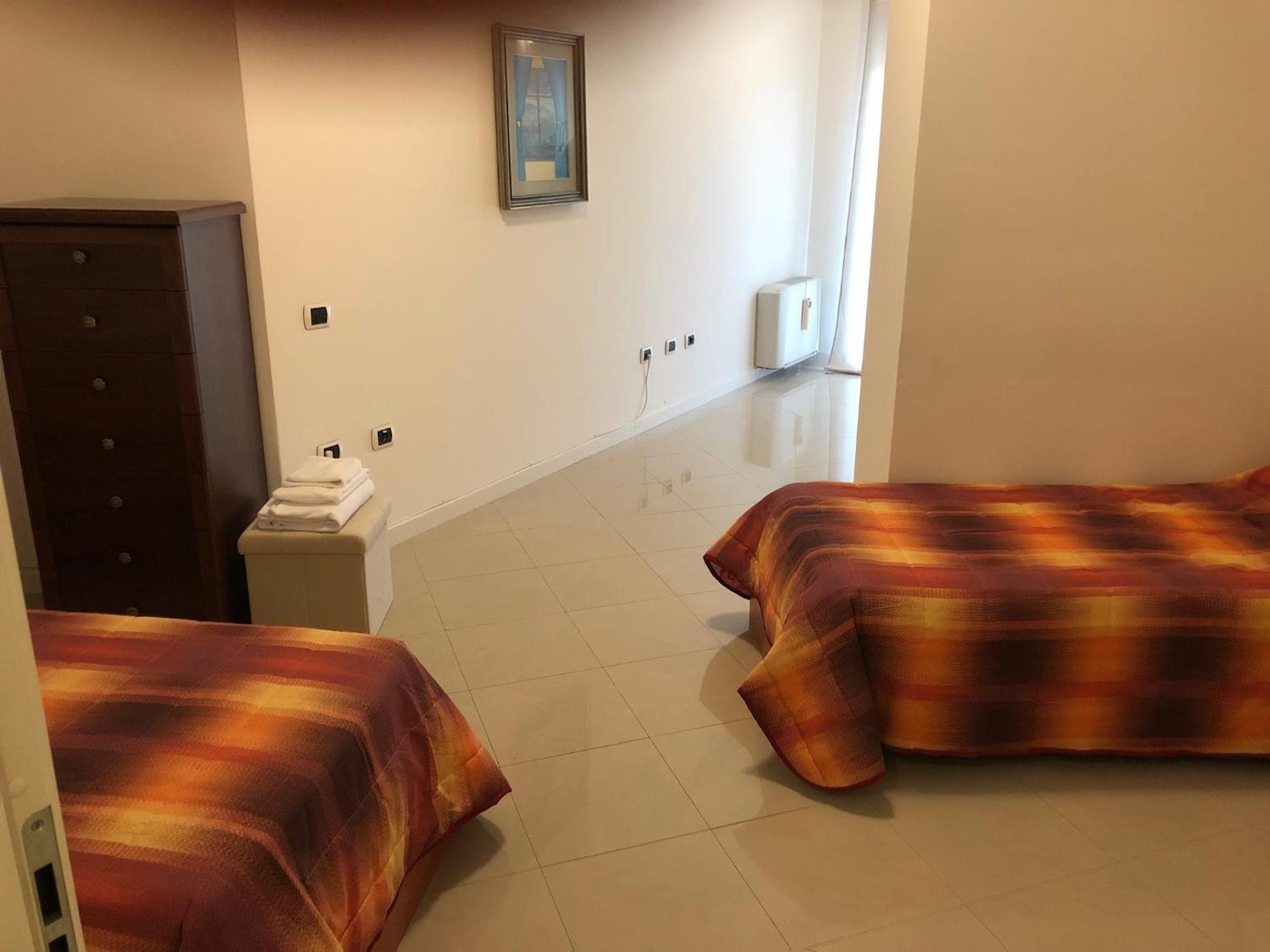 One-Bedroom Apartment - Photo 1