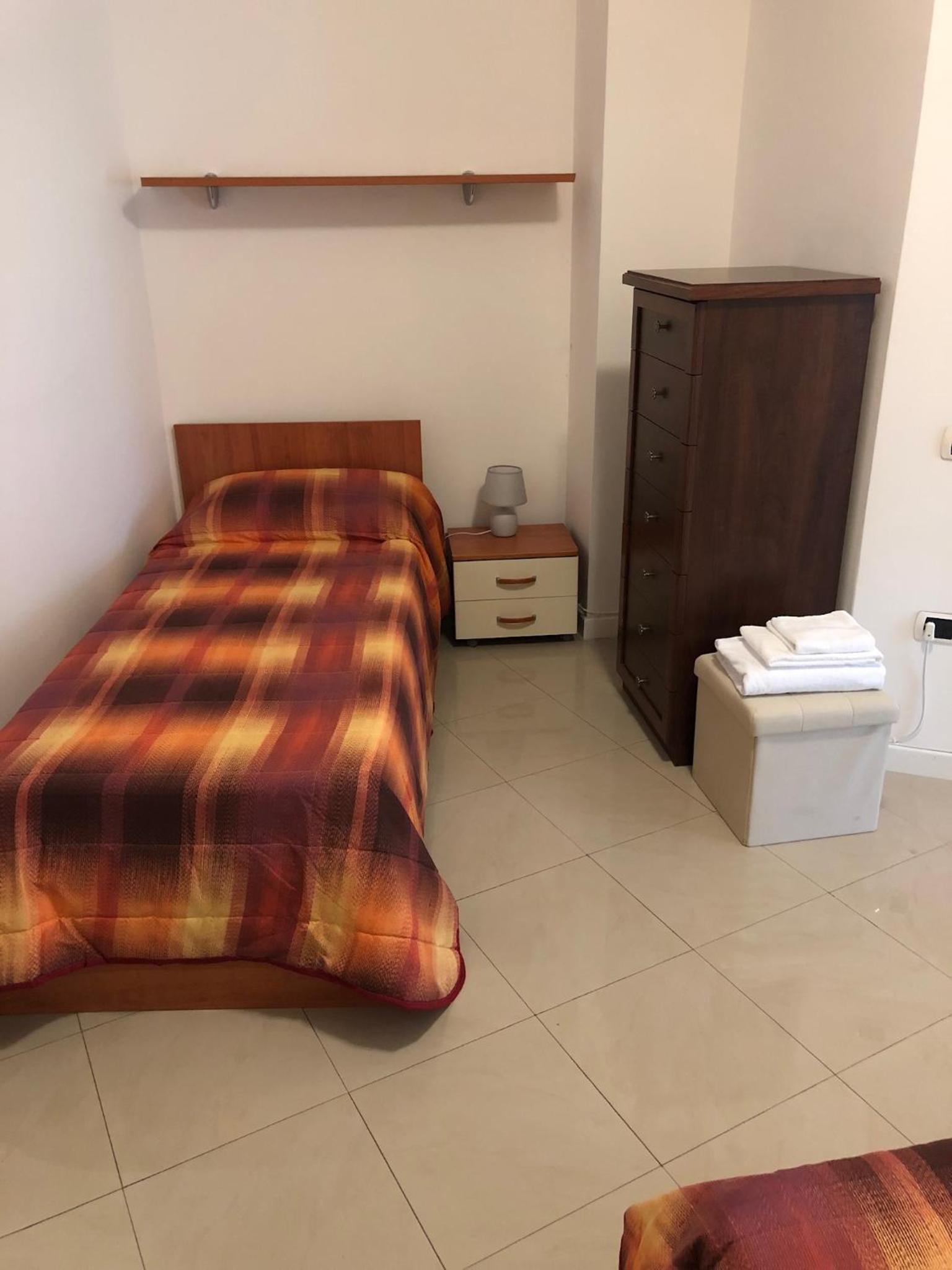 One-Bedroom Apartment - Photo 3