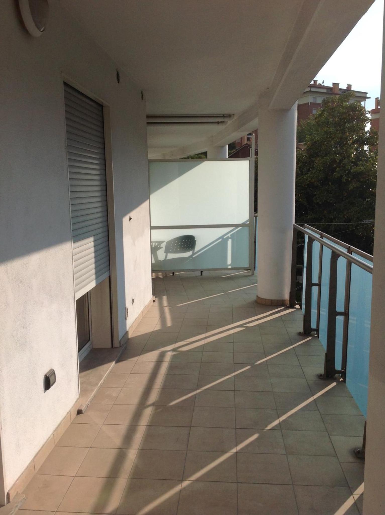 One-Bedroom Apartment - Photo 2
