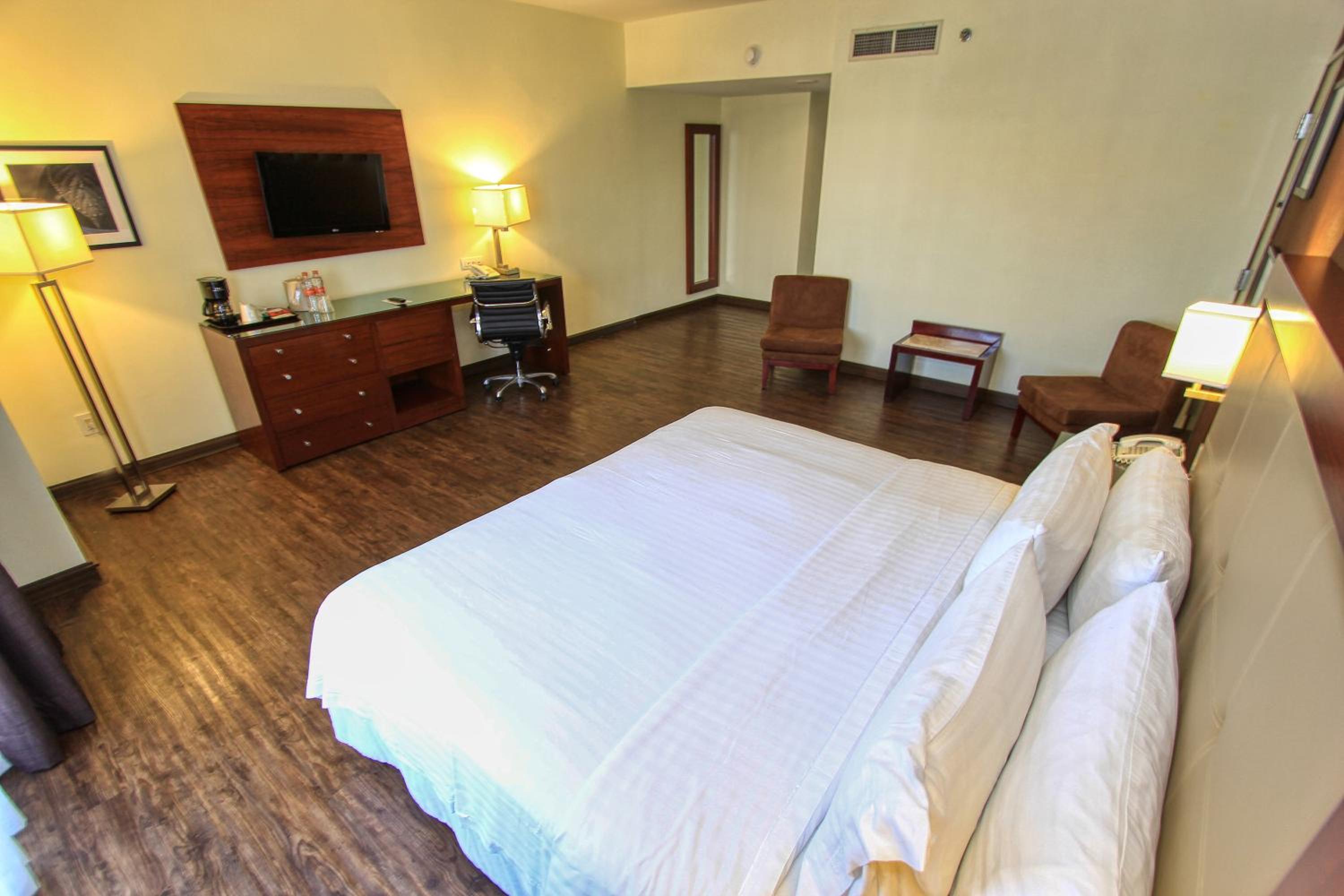 Standard King Room - Accessible