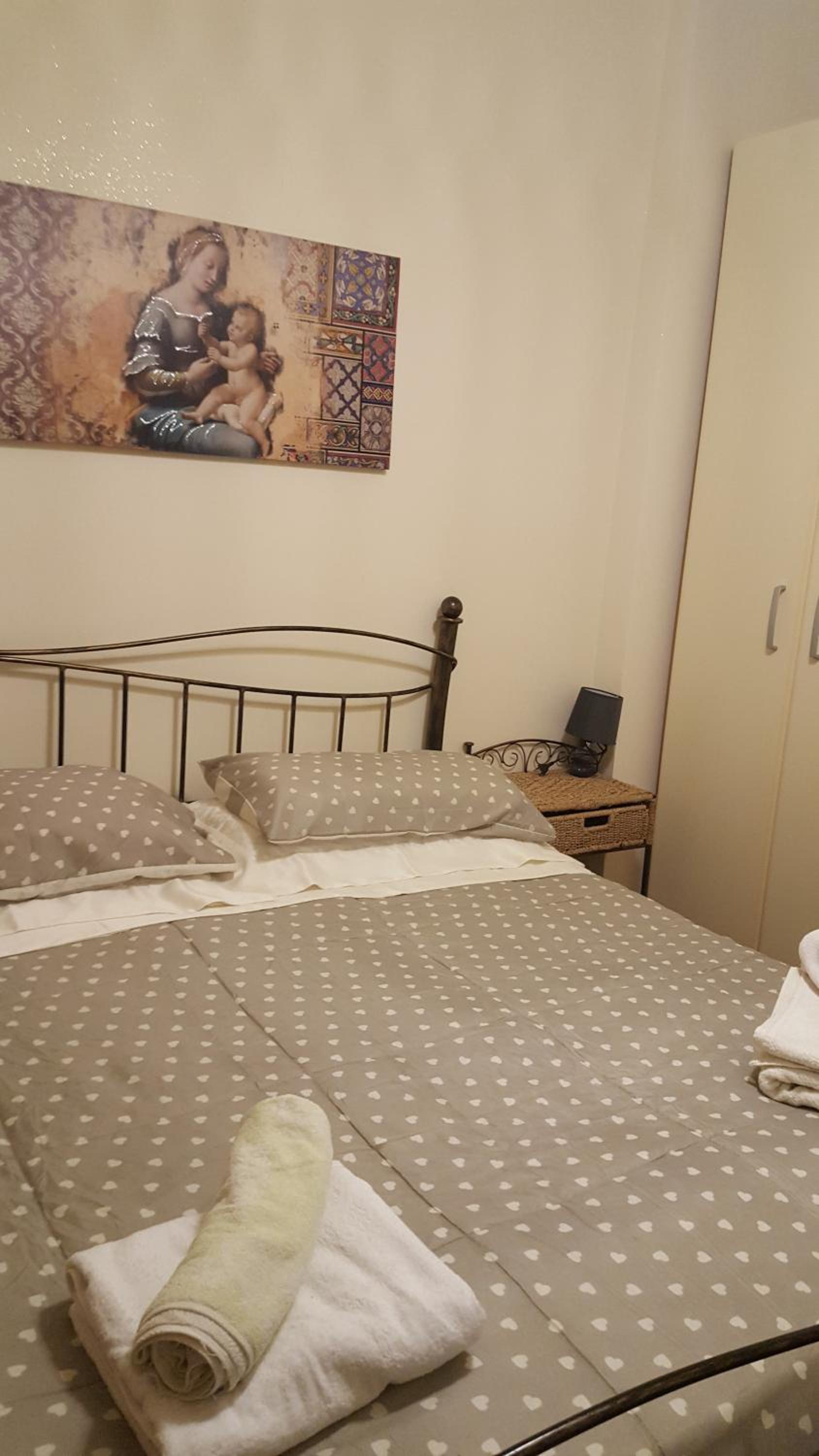 Double Room with Private Bathroom - Photo 14