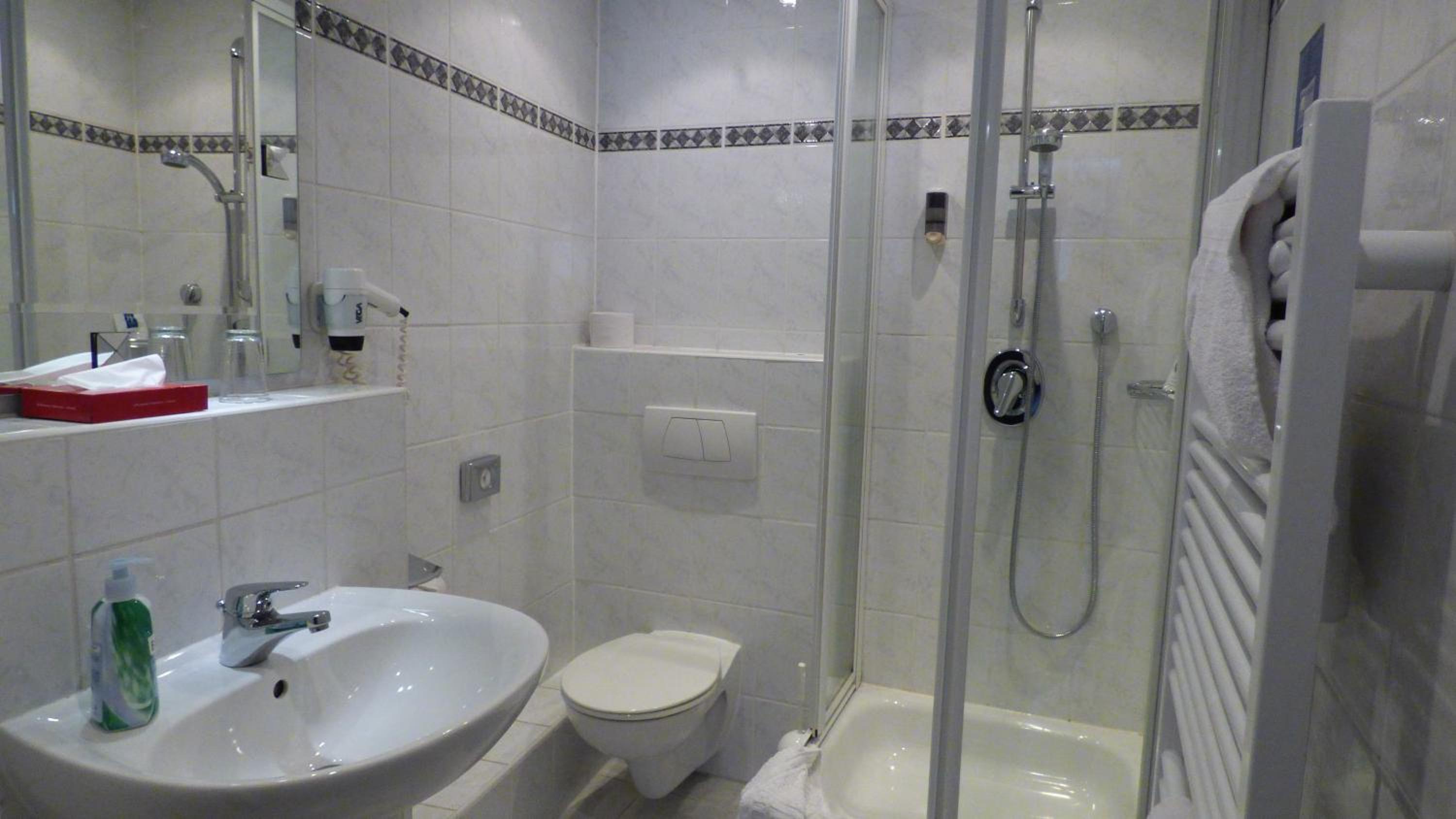 Double Room - Photo 6