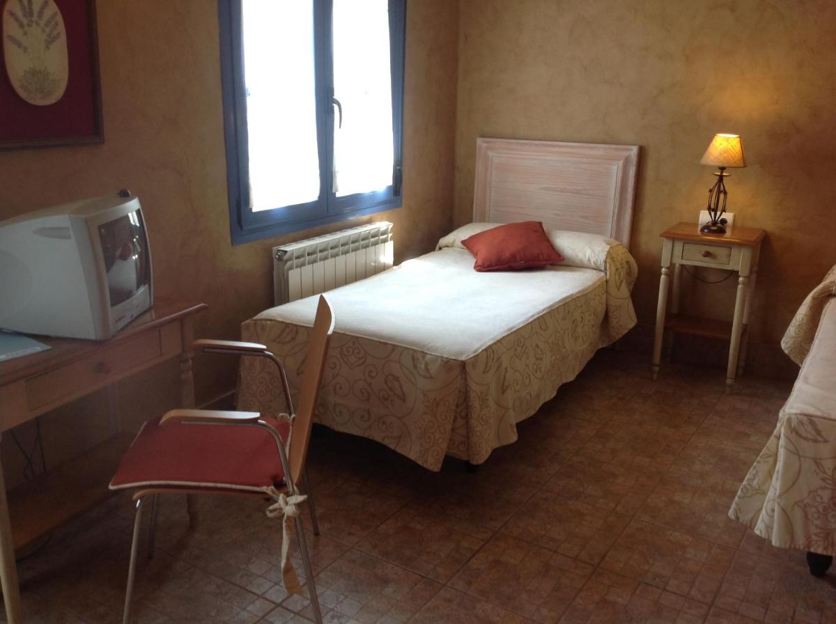 Double Room with Extra Bed (3 Adults) photo 3