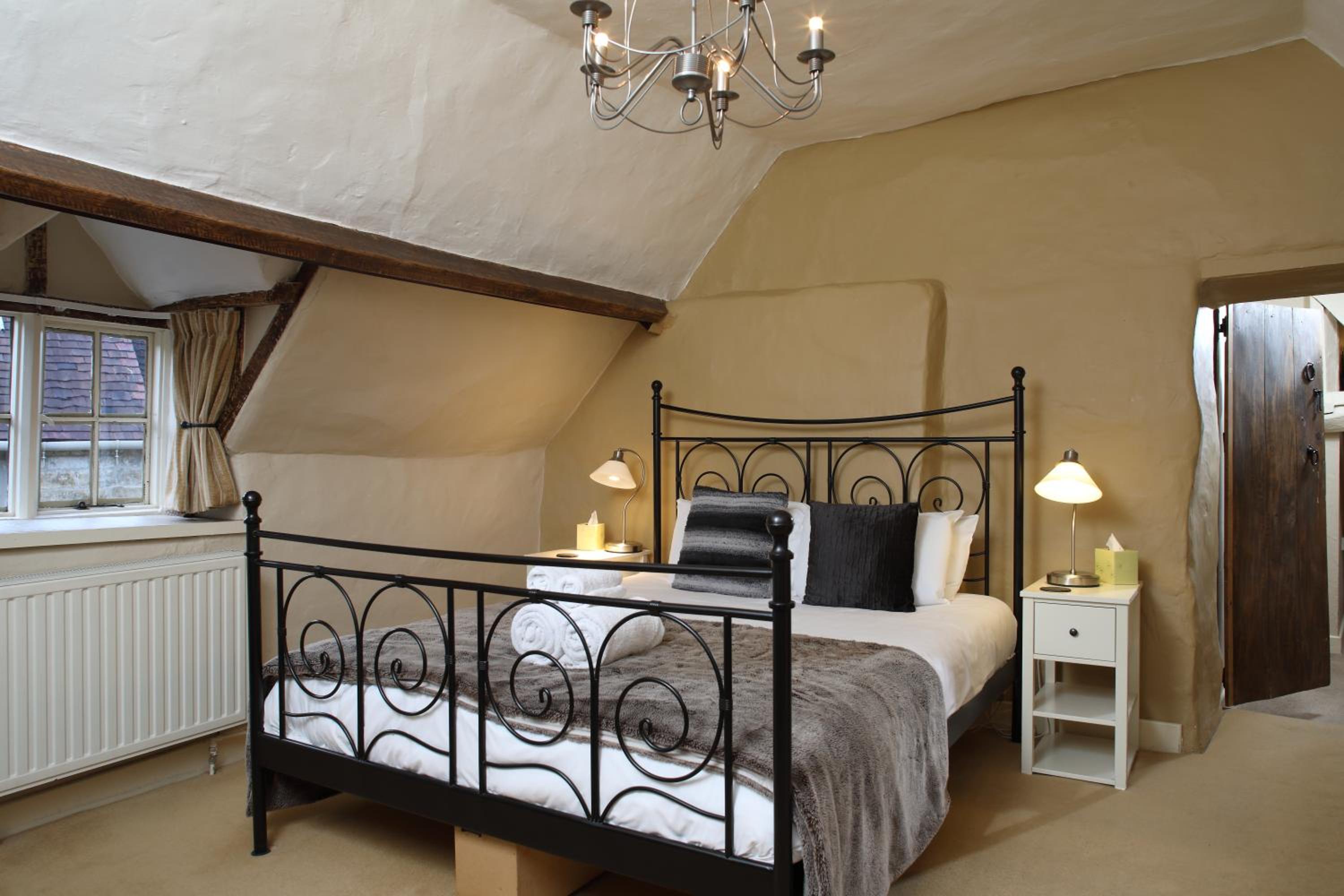 Deluxe King Room photo 1
