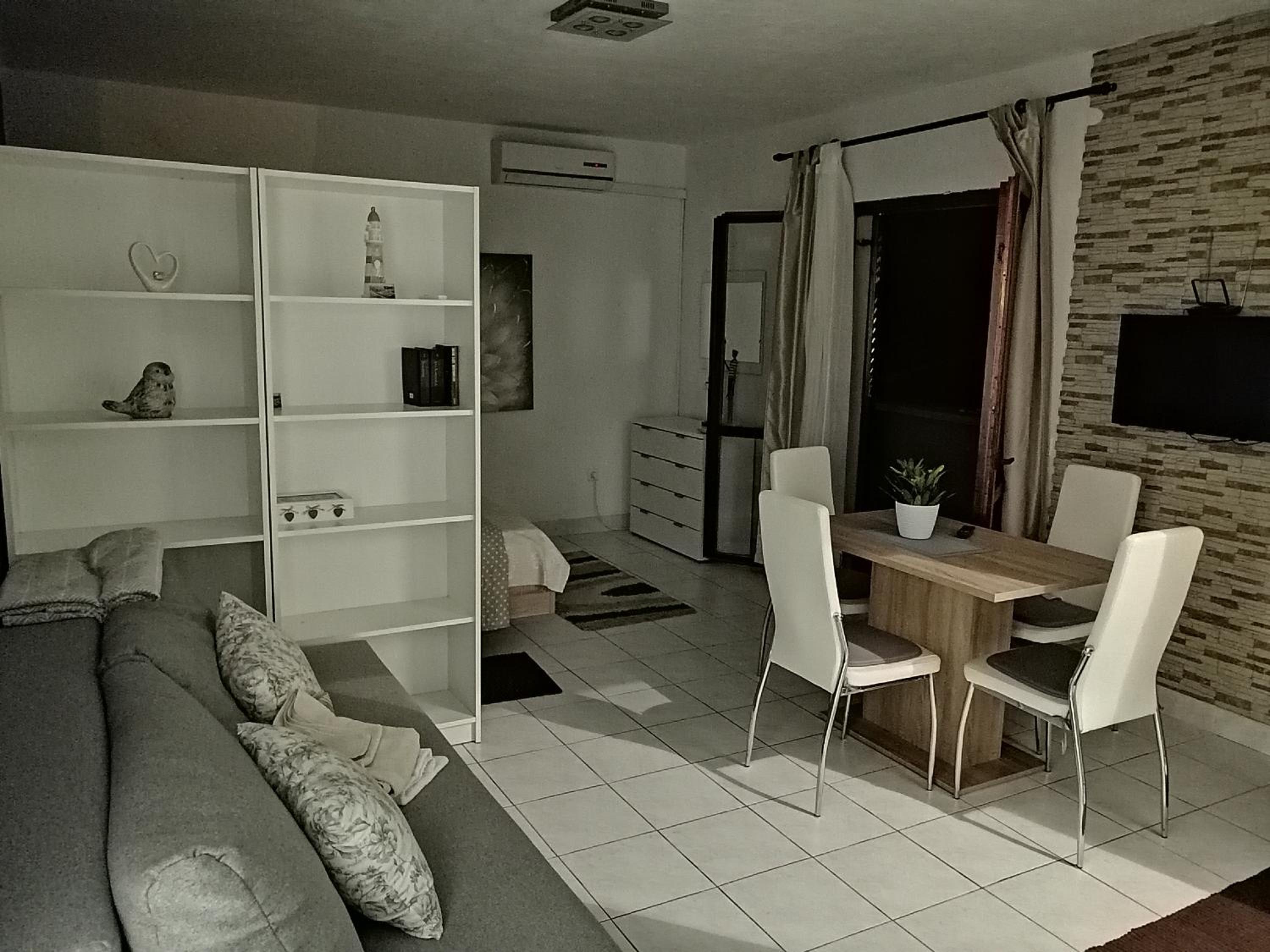 Studio with Sea View - Photo 6