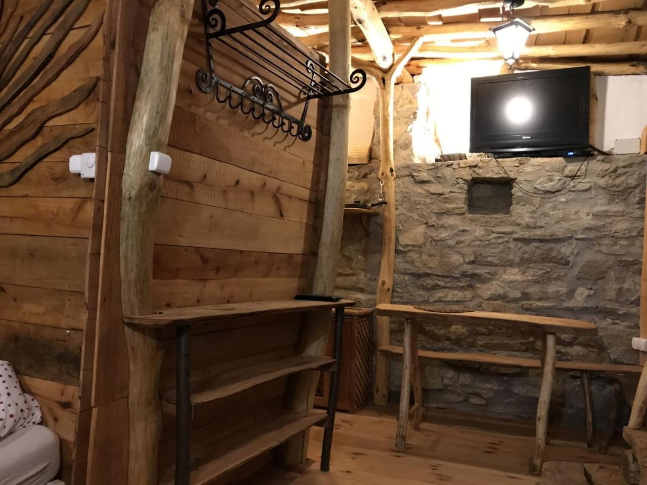 One-Bedroom Apartment - Photo 1