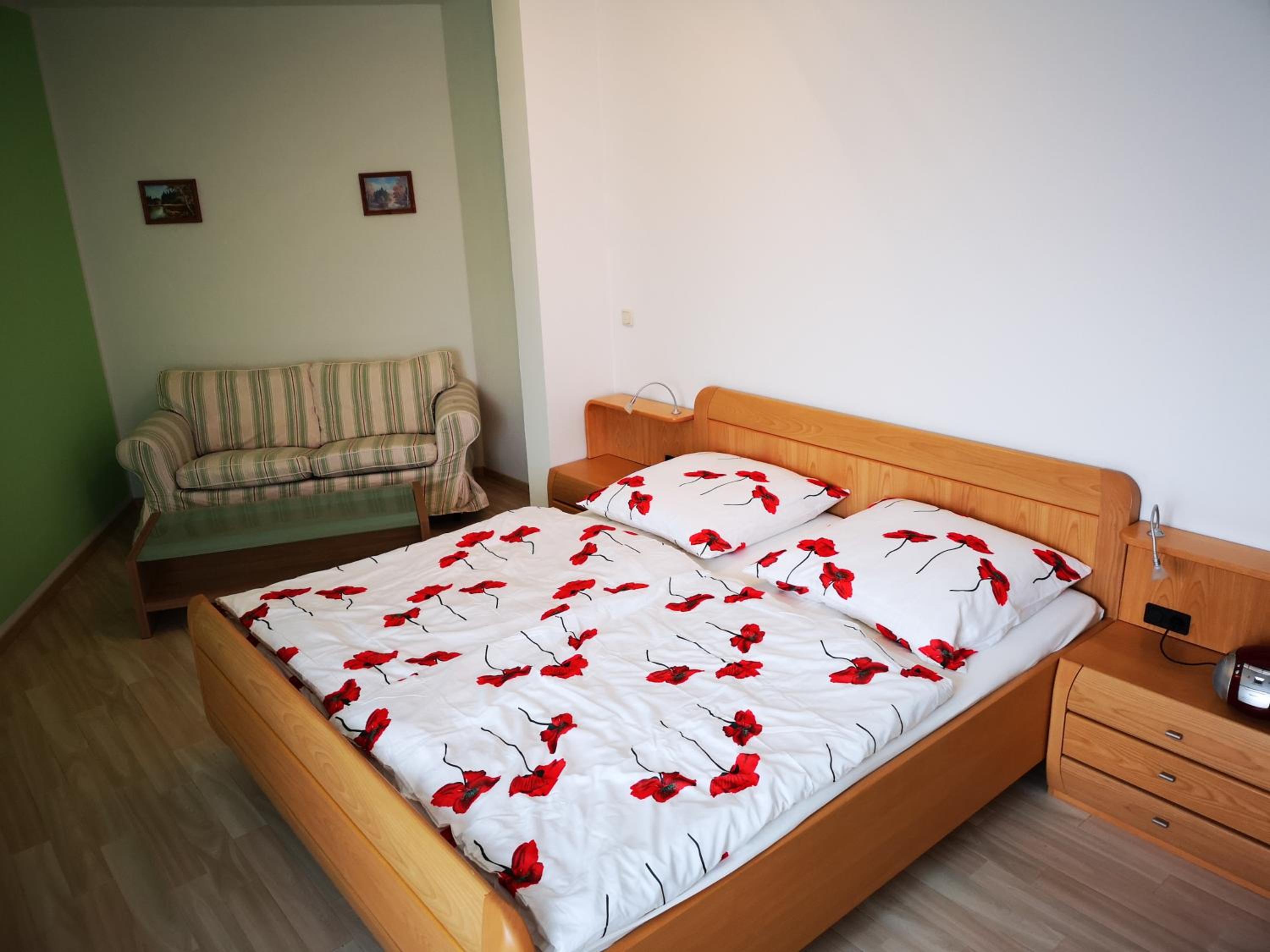 Budget Double Room - Photo 1