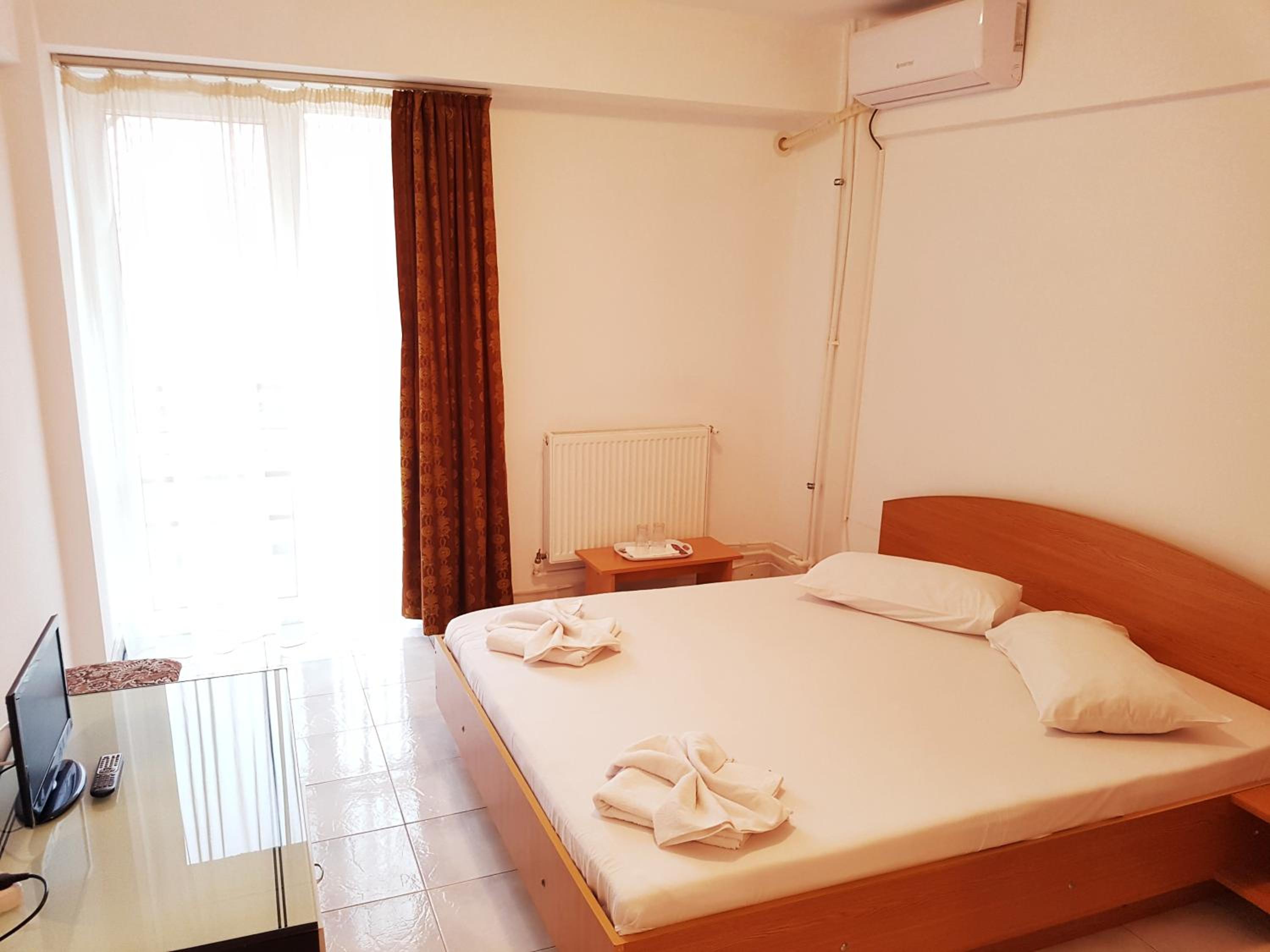 Double Room - Photo 3