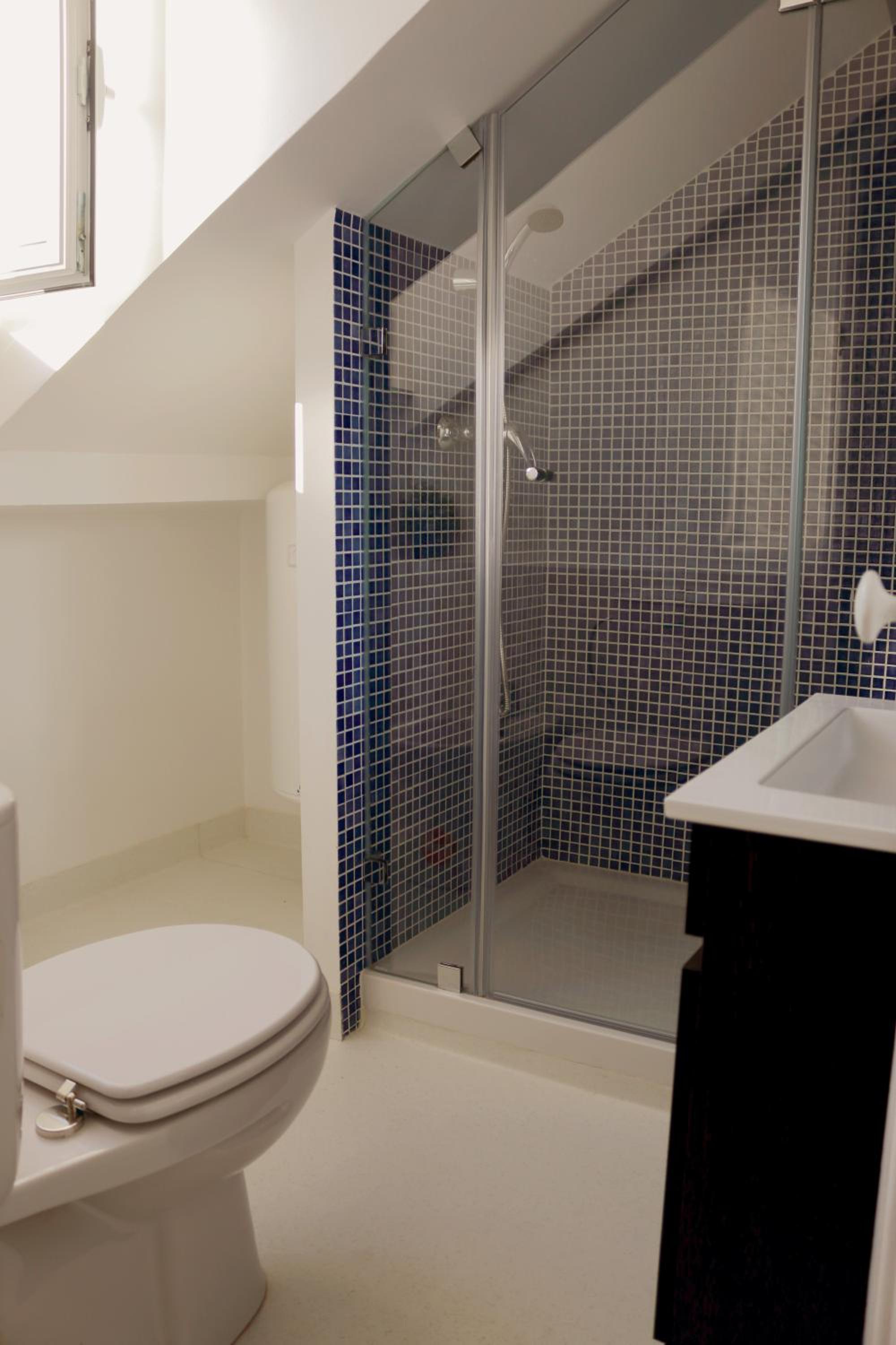 Two-Bedroom Apartment with River View - Photo 18