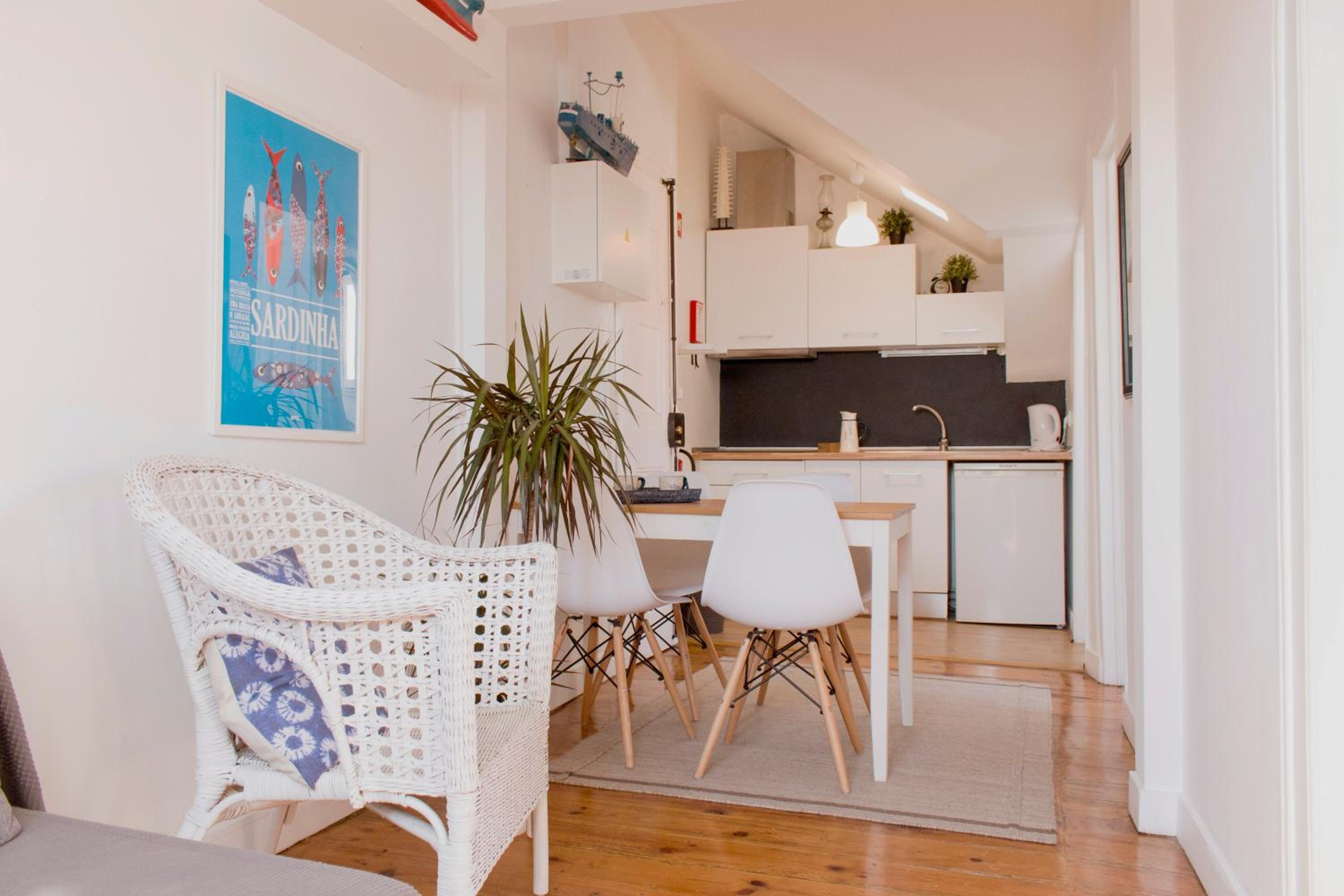 Two-Bedroom Apartment with River View - Photo 17