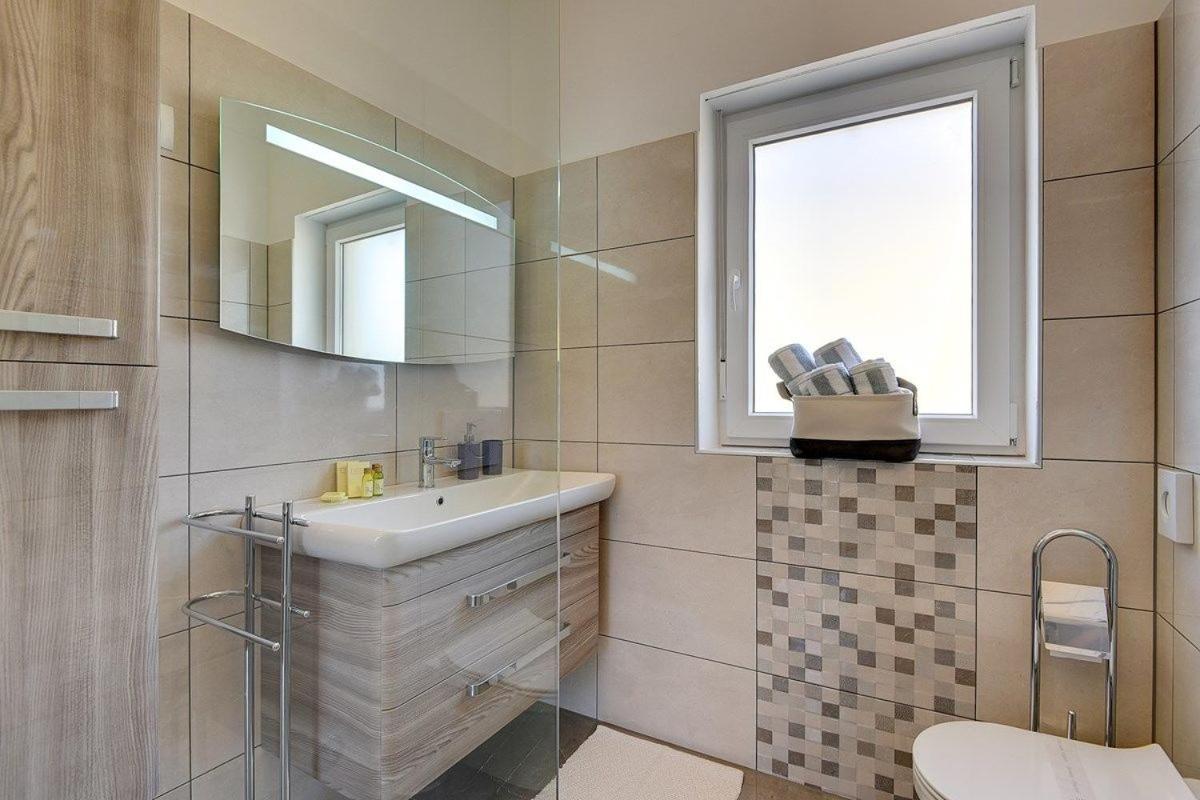 Two-Bedroom Holiday Home photo 3