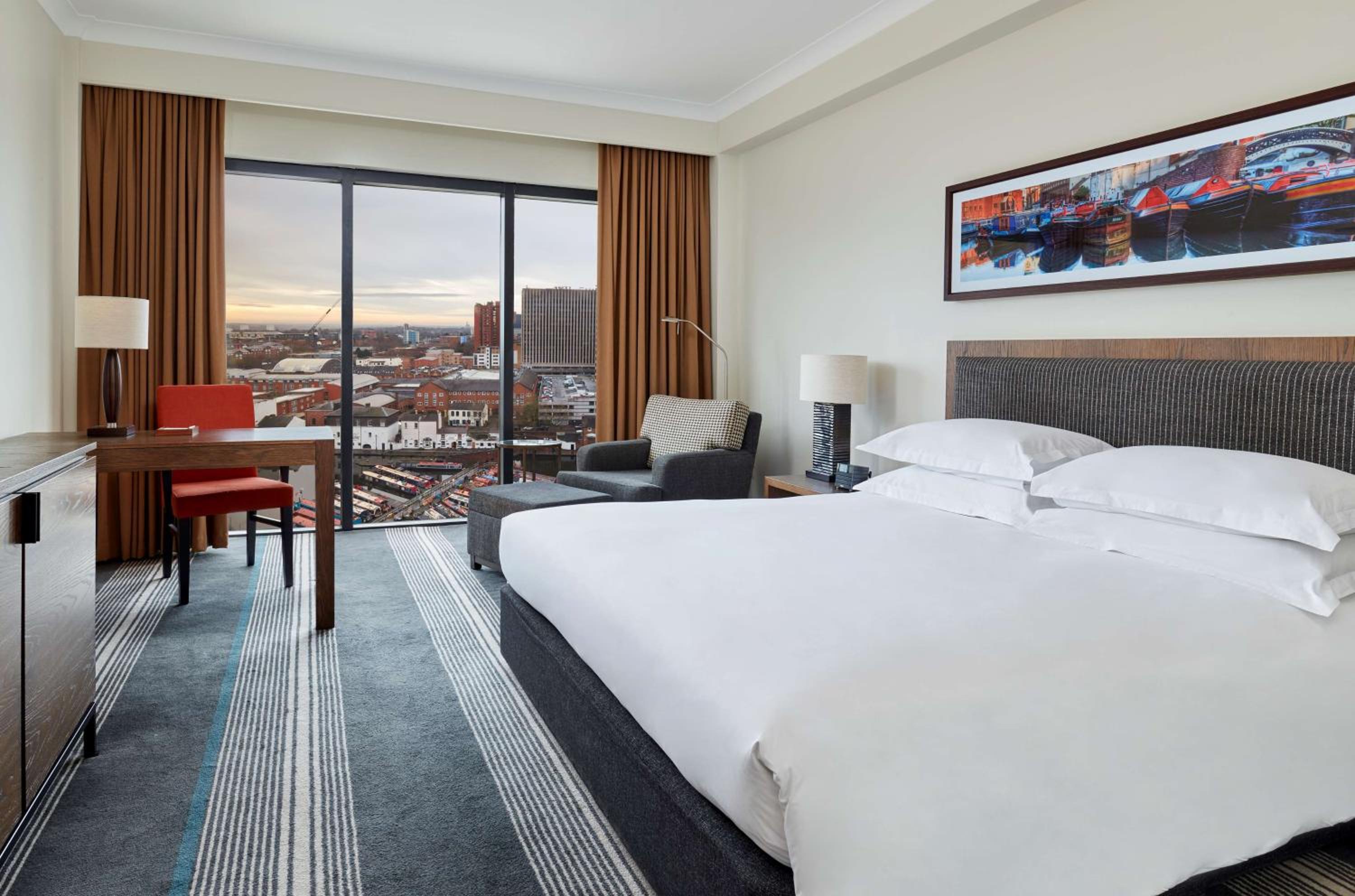 King Room with Canal View - High Floor - Photo 2
