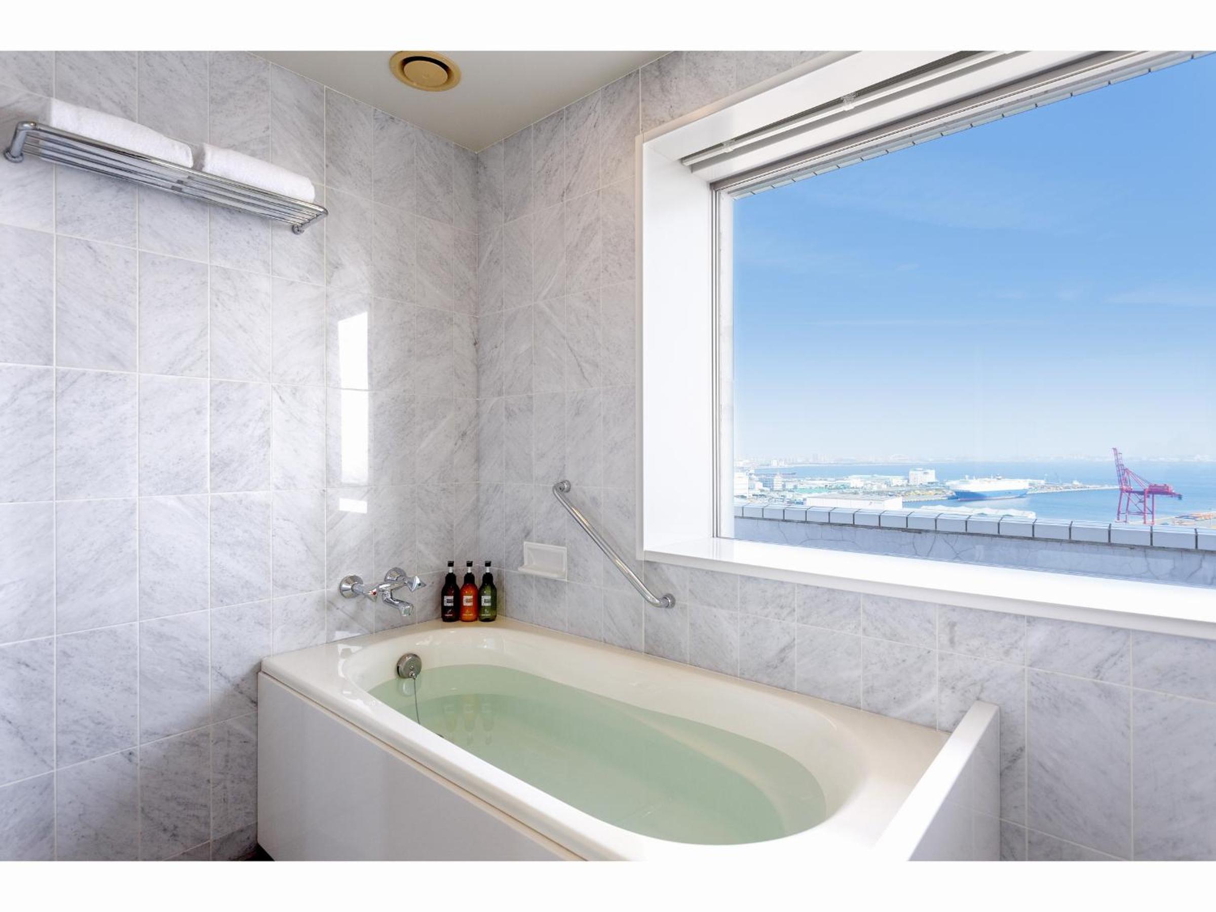 Corner twin room with view bath [nonsmoking] - Photo 3