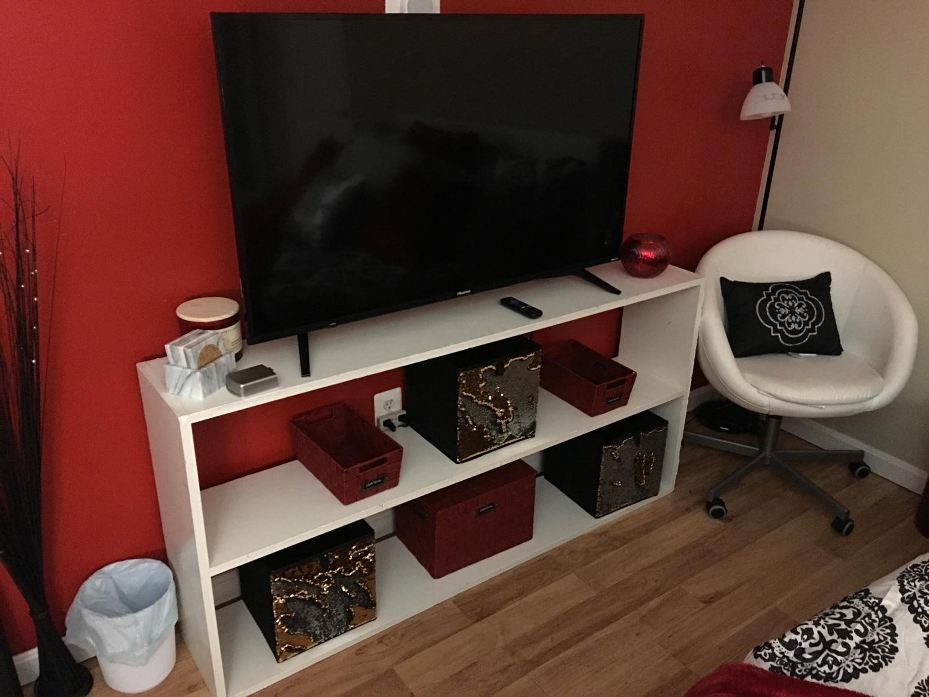 Deluxe Queen Suite - Photo 11