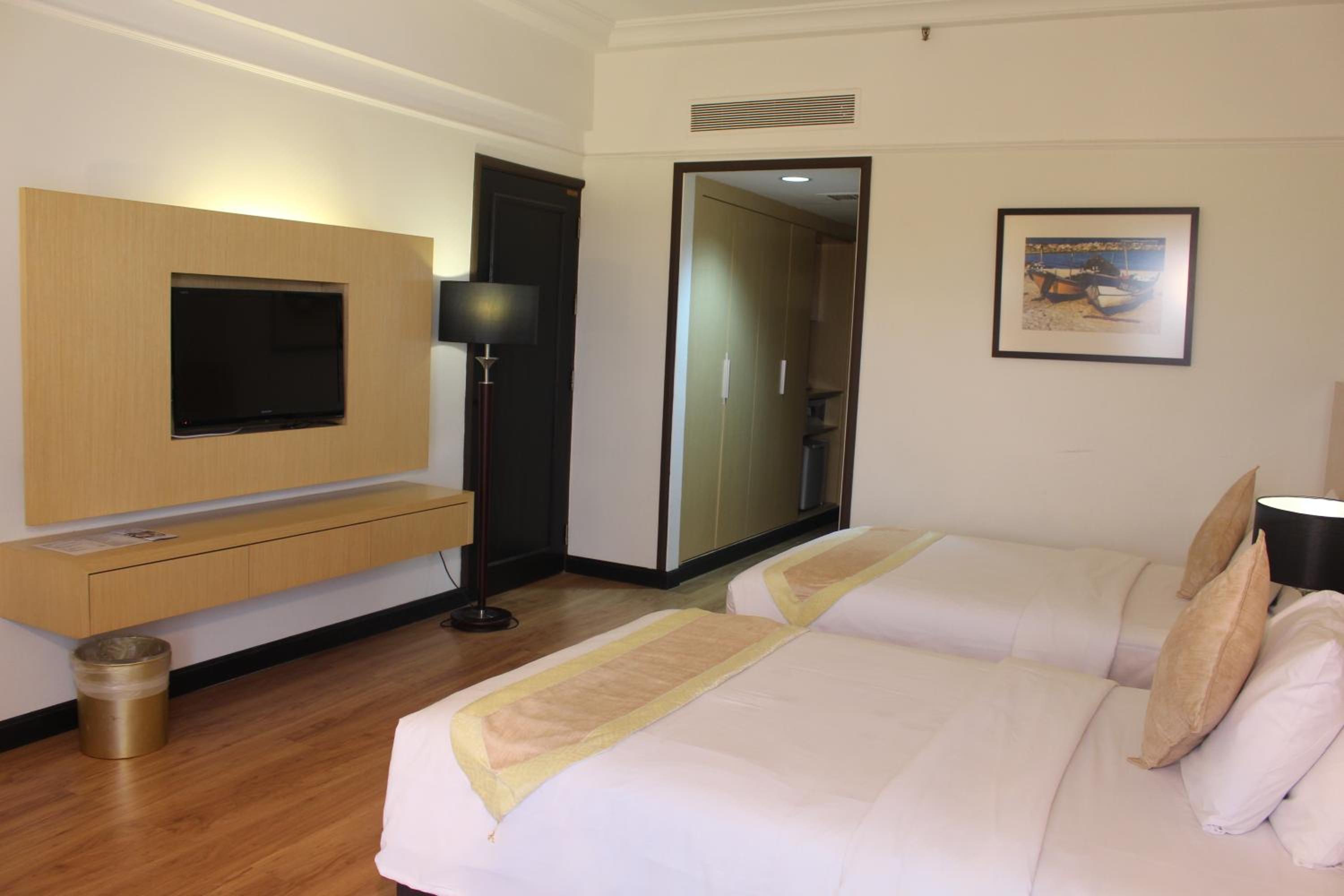 Premier Deluxe Room - Photo 3