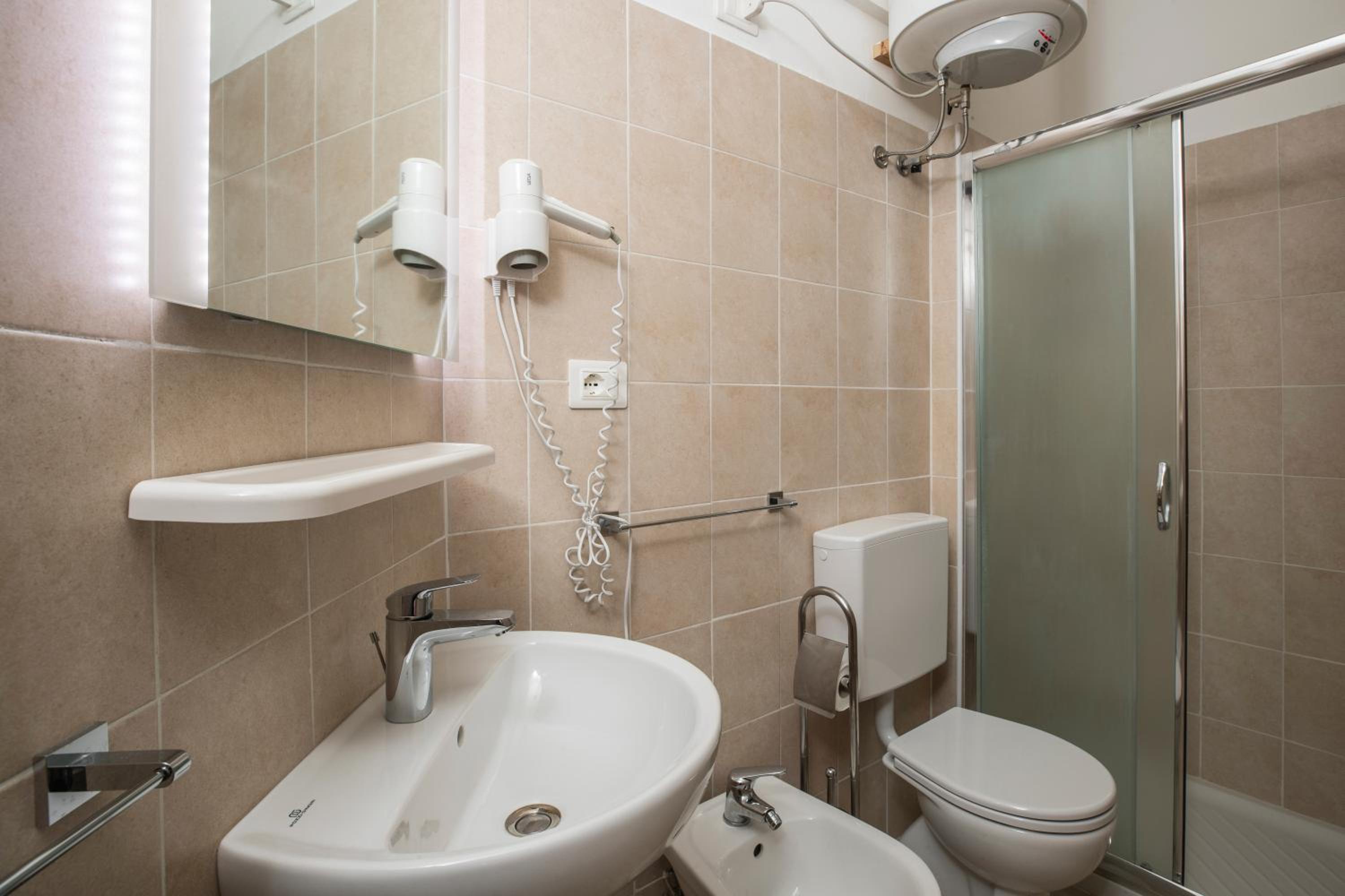 Double or Twin Room with Balcony photo 3