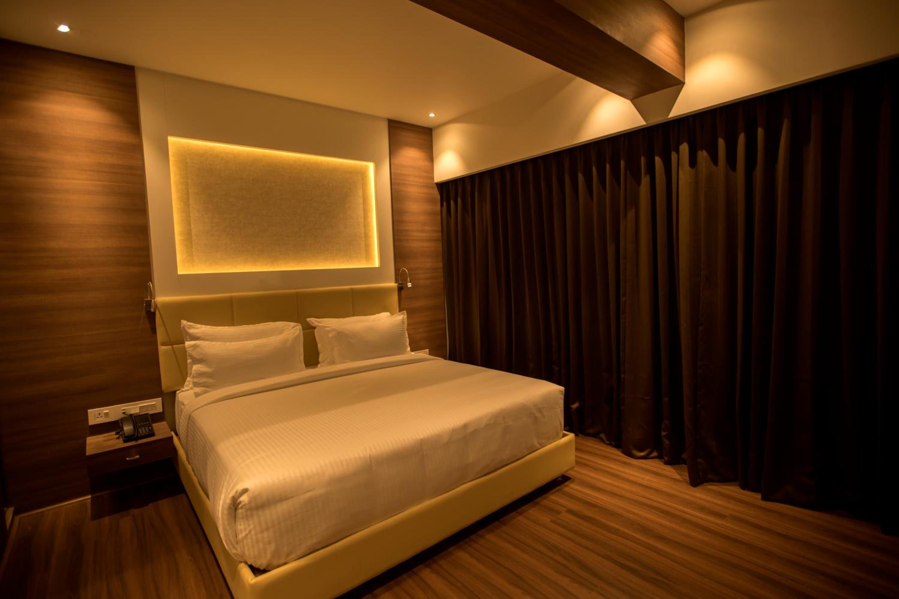 Suite - Photo 8