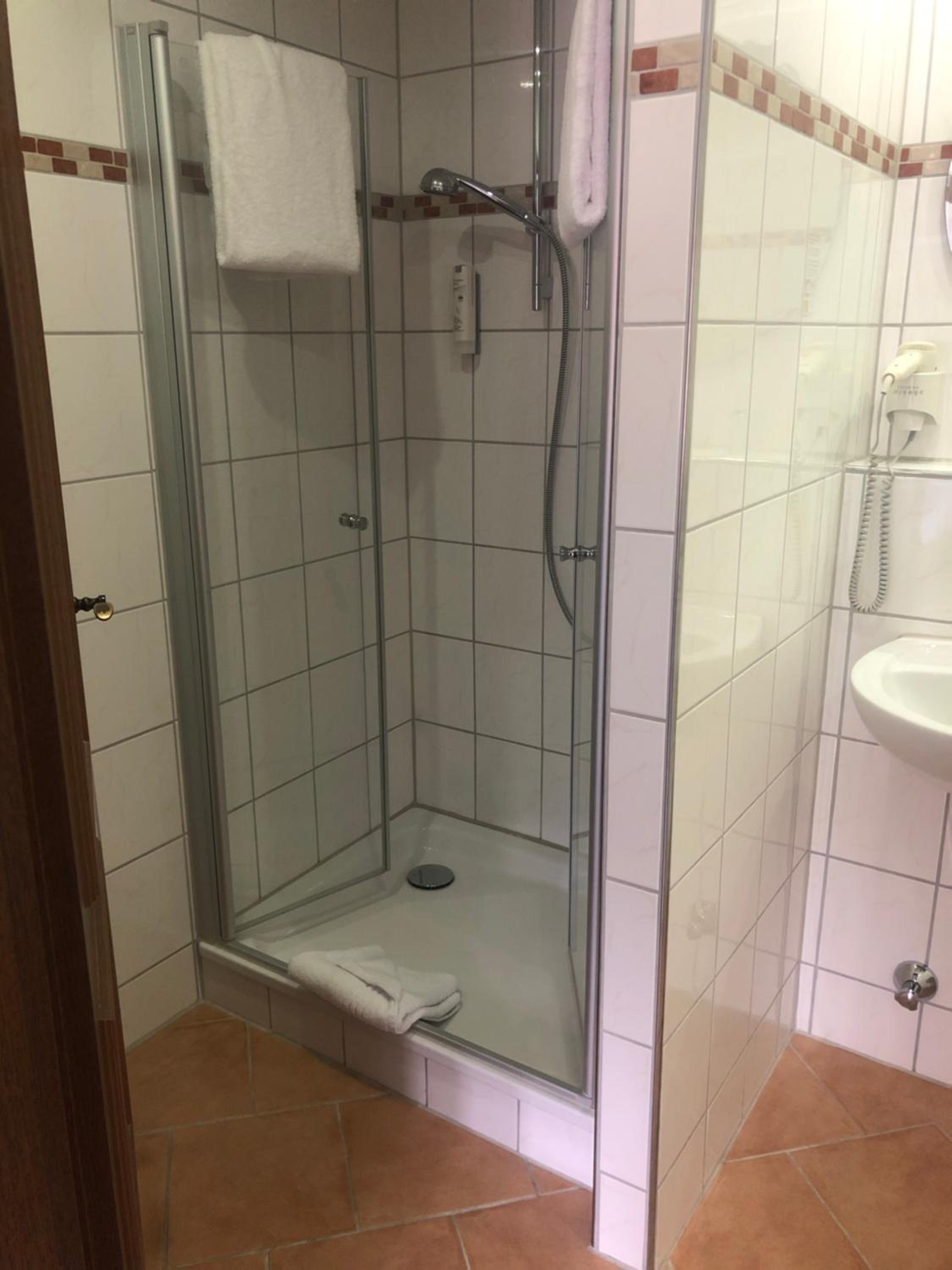 Standard Single Room with Shower photo 2