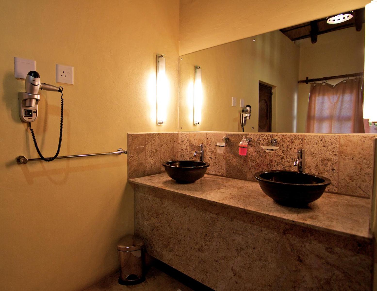 Chalet (2 Adults) - Photo 7
