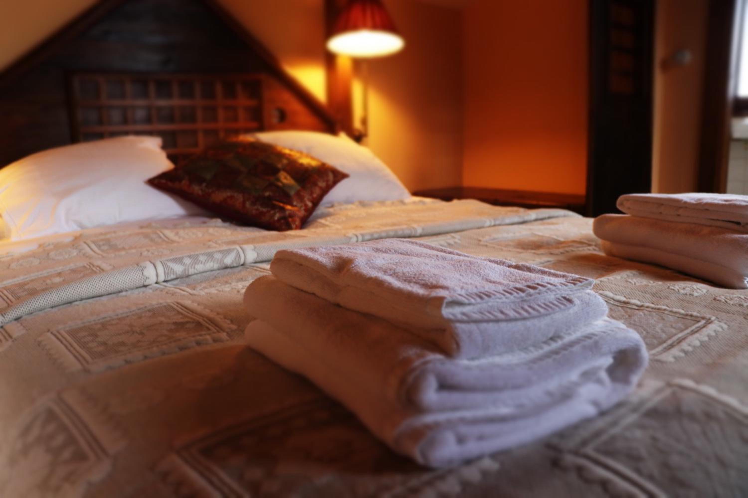 Large Double Room - Photo 8