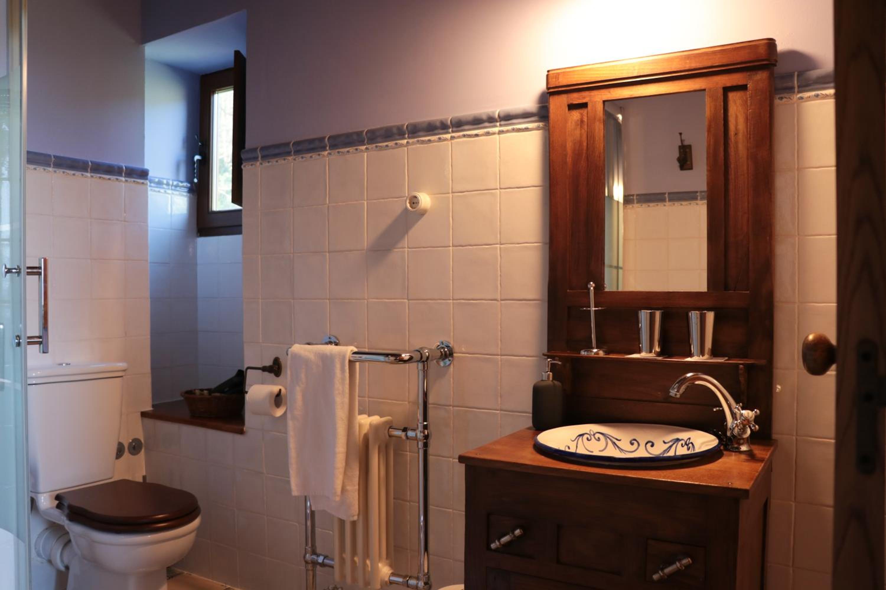 Large Double Room - Photo 4