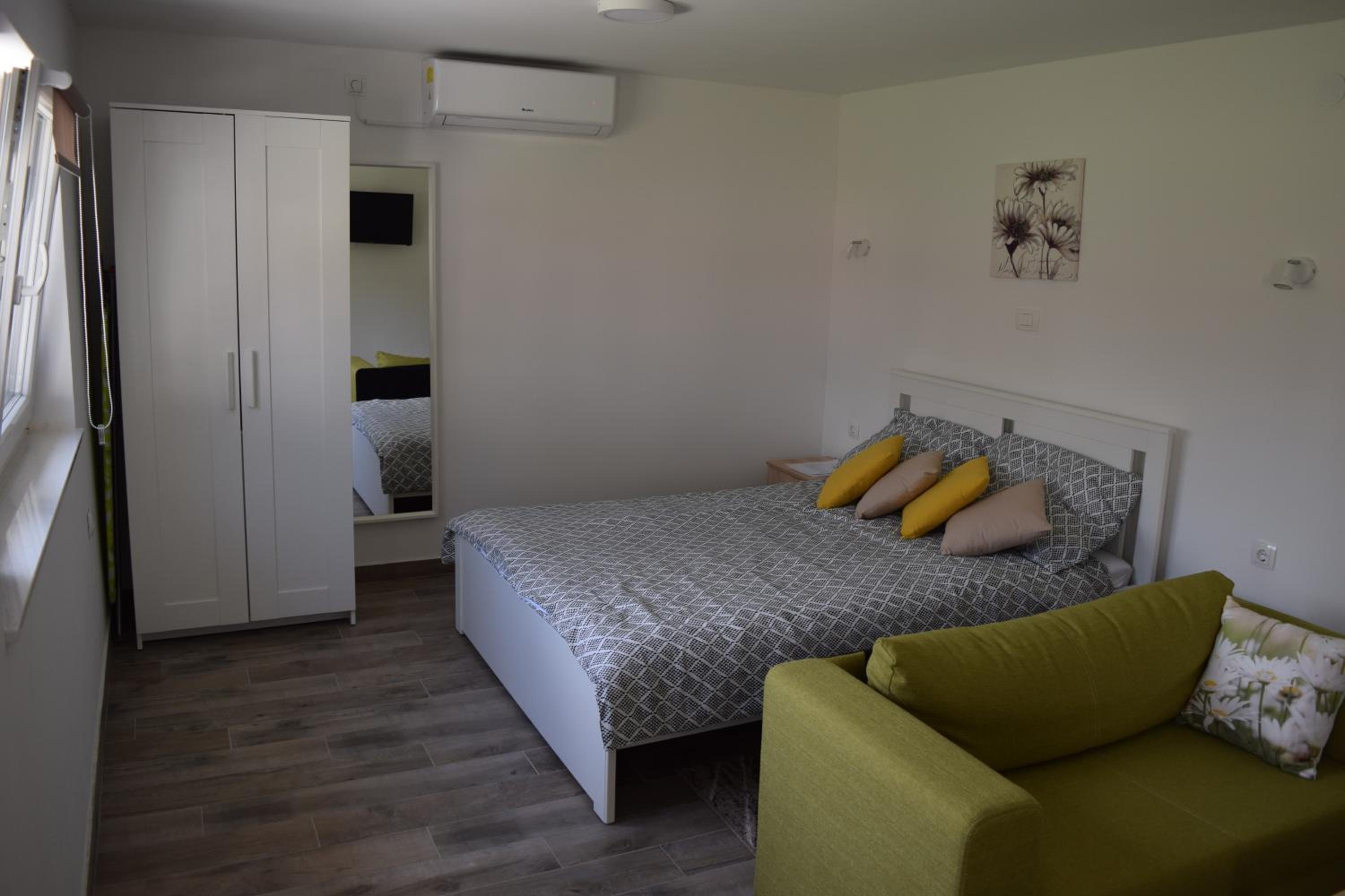 Apartment - Photo 37