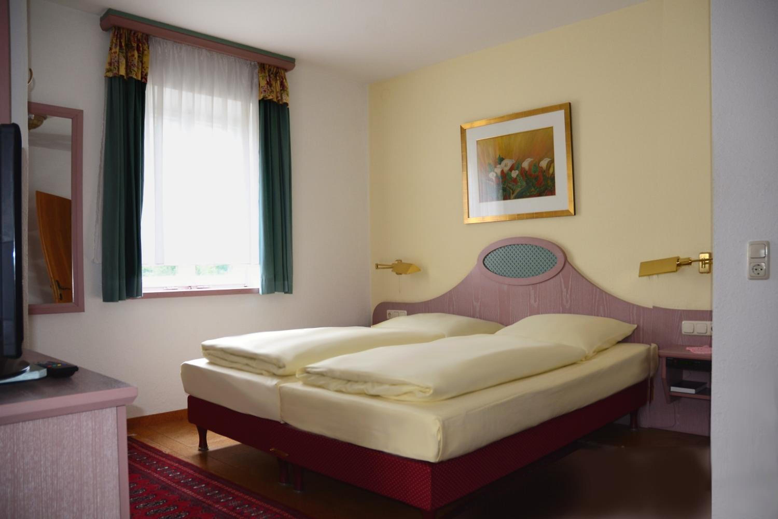 Double Room - Photo 8